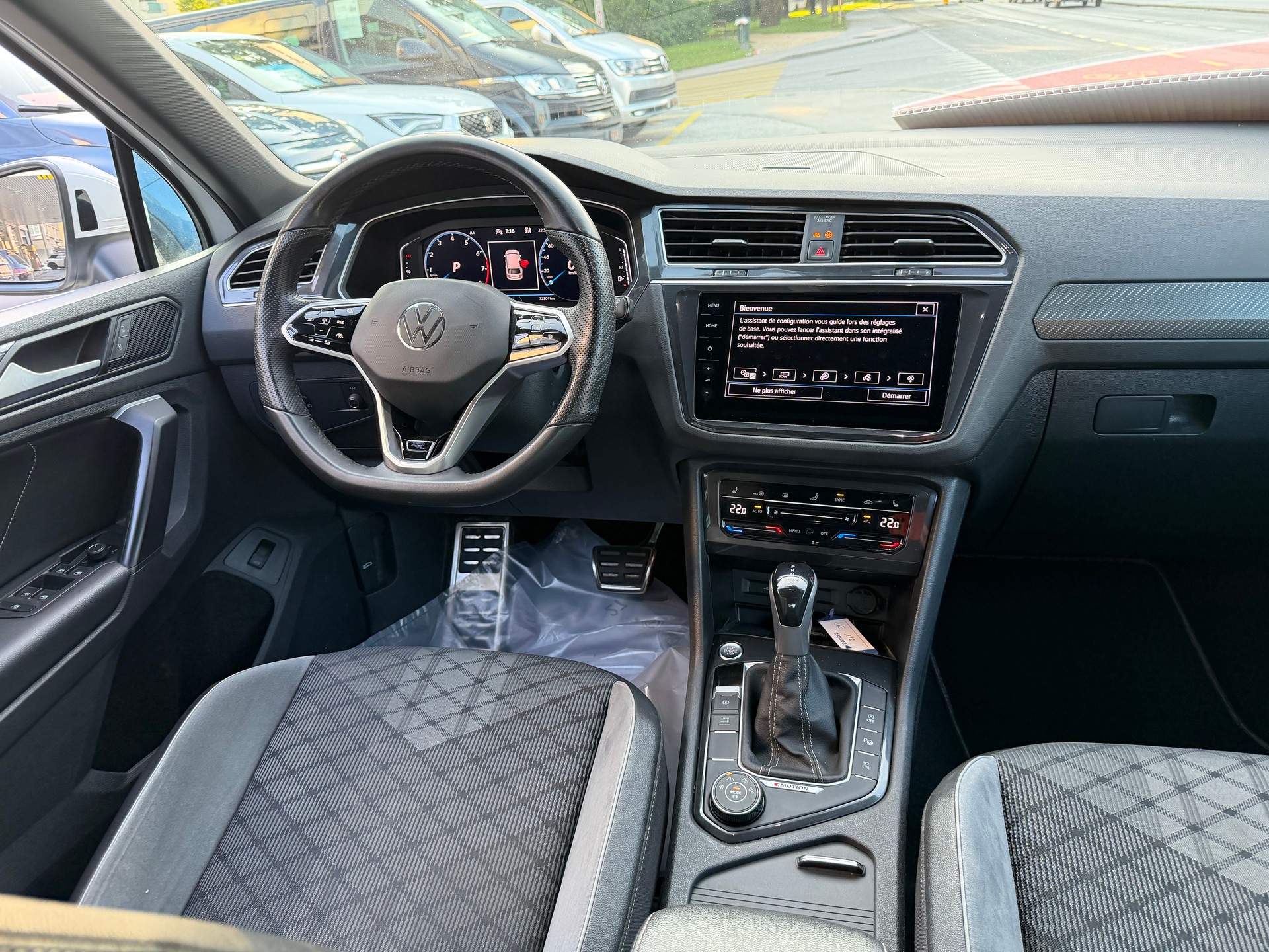VW Tiguan 2.0TSI R-Line 4Motion DSG-image-9