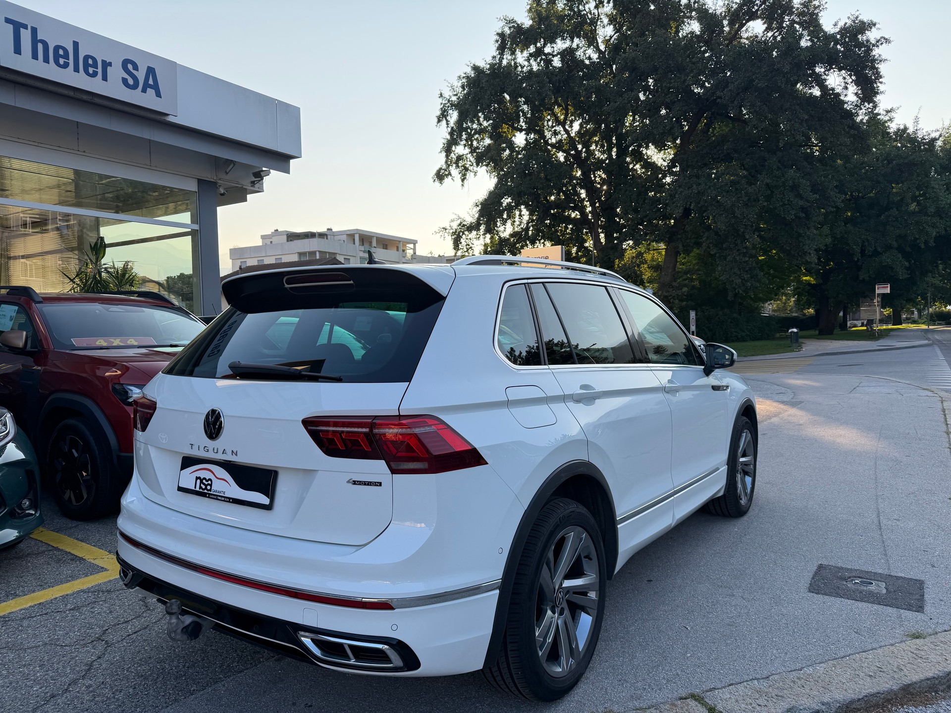 VW Tiguan 2.0TSI R-Line 4Motion DSG-image-3