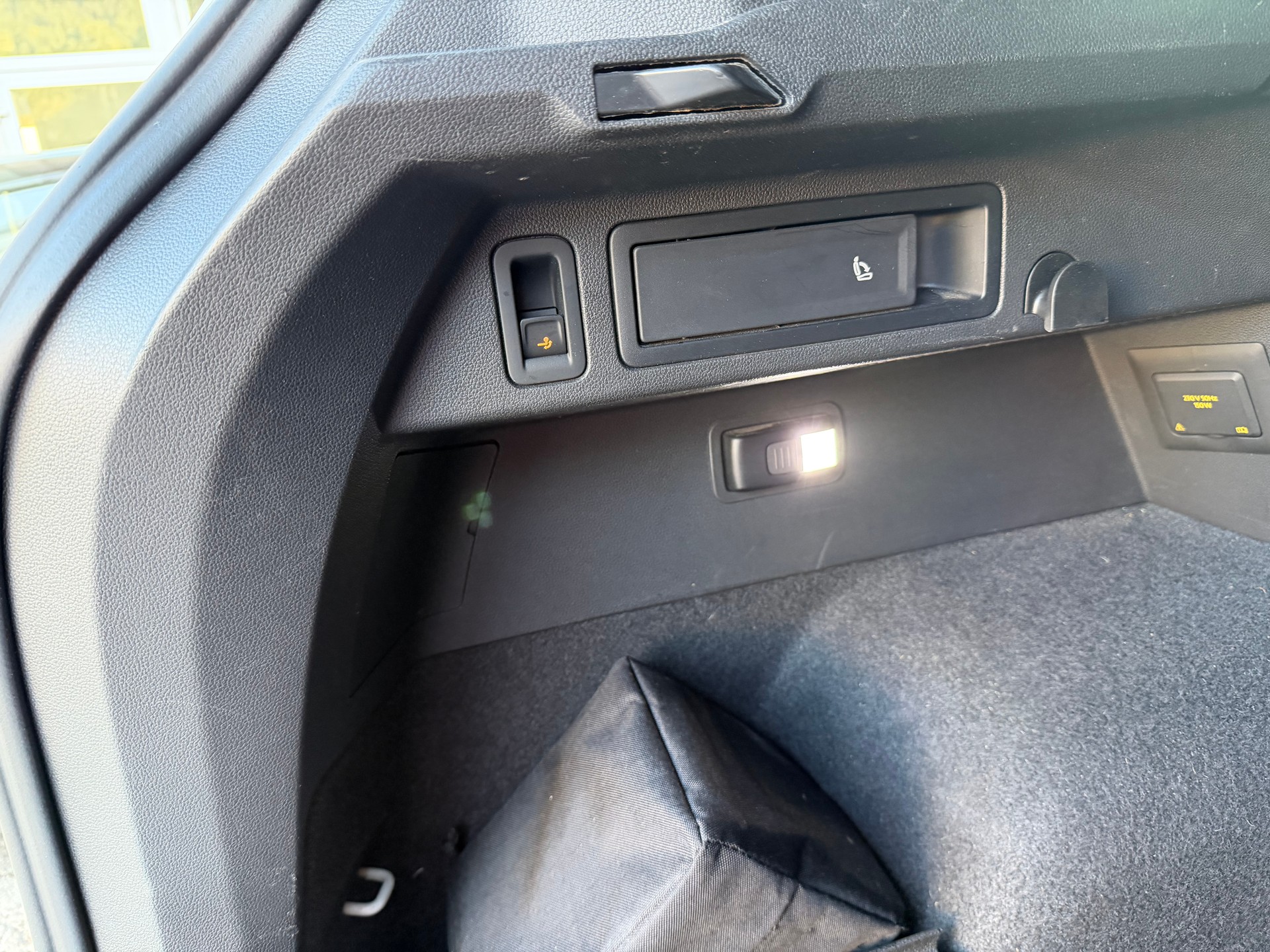 VW Tiguan 2.0TSI R-Line 4Motion DSG-image-19