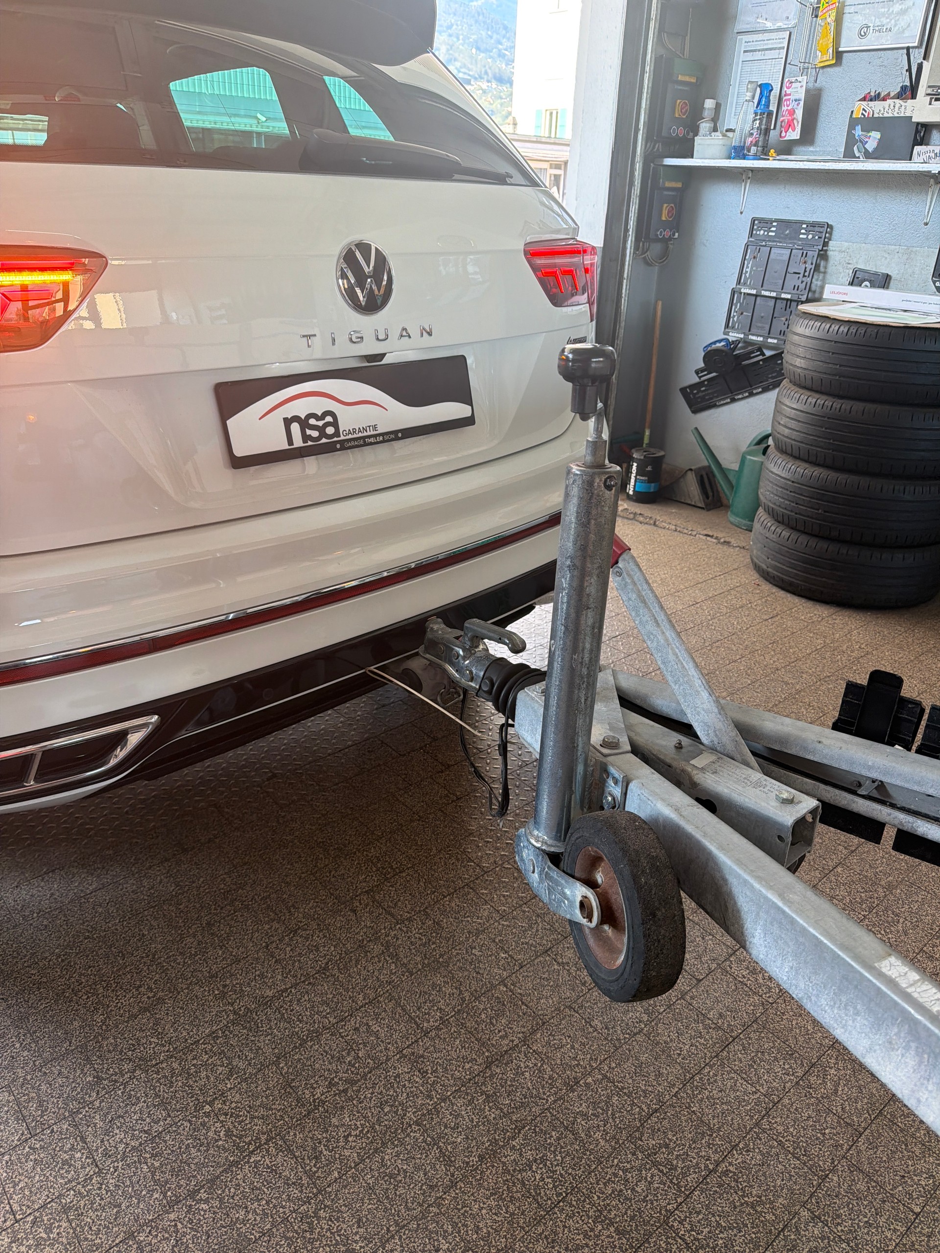 VW Tiguan 2.0TSI R-Line 4Motion DSG-image-24