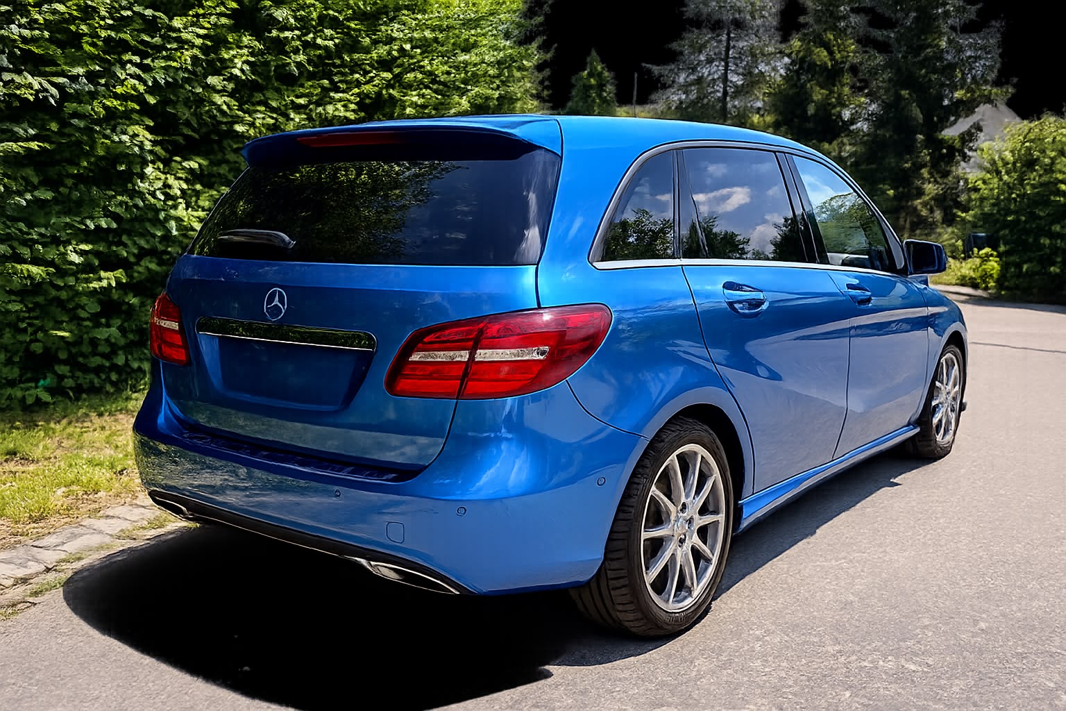 MERCEDES-BENZ B 220 d Urban 4m-image-1