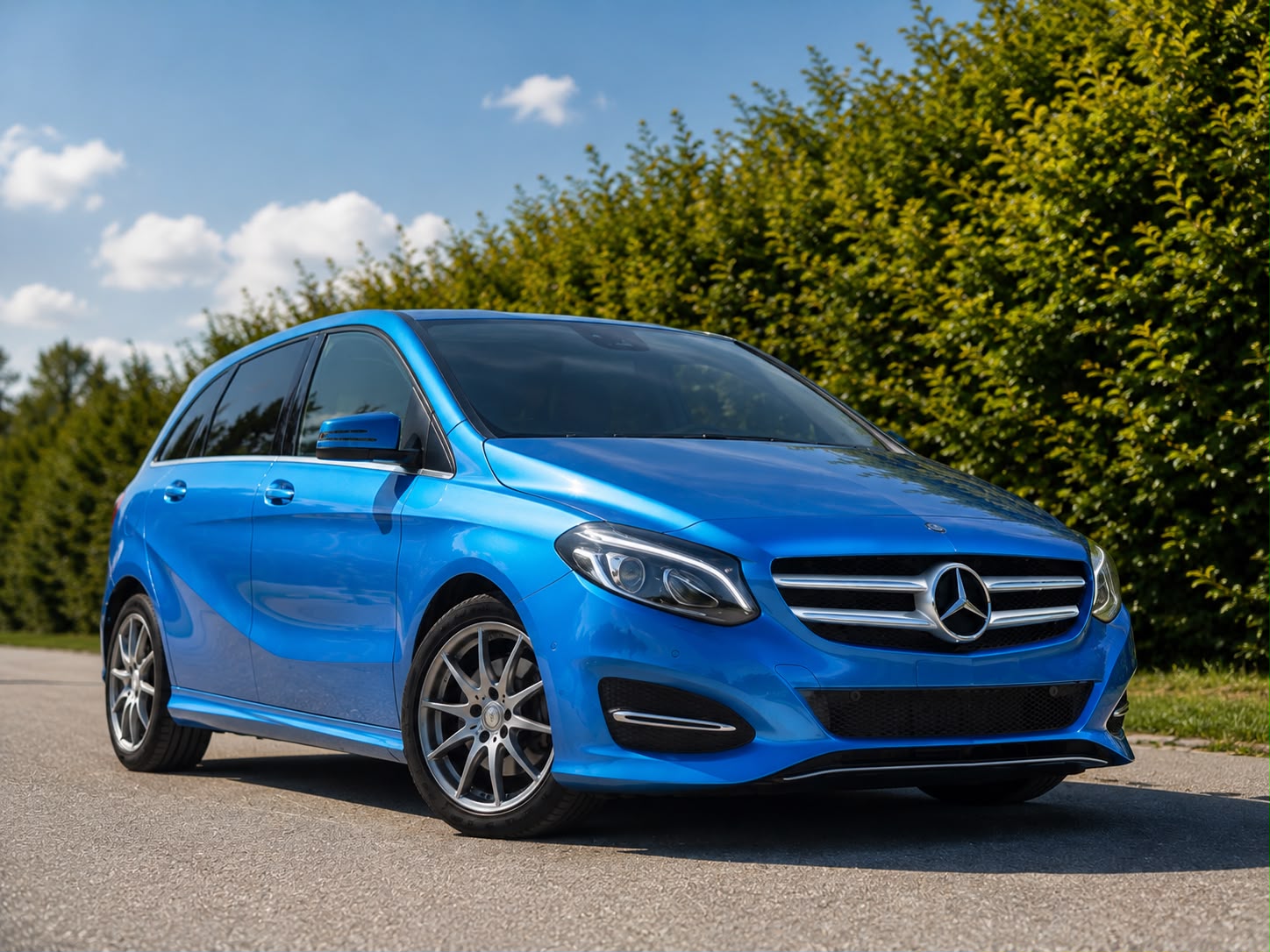 MERCEDES-BENZ B 220 d Urban 4m-image-0