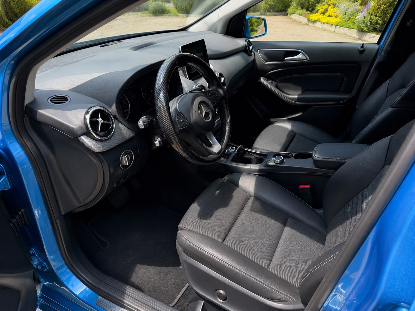 MERCEDES-BENZ B 220 d Urban 4m-image-4