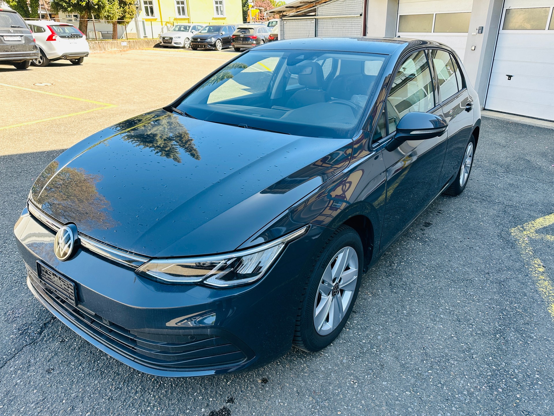 VW Golf 1.0 eTSI mHEV ACTLife DSG-image-2