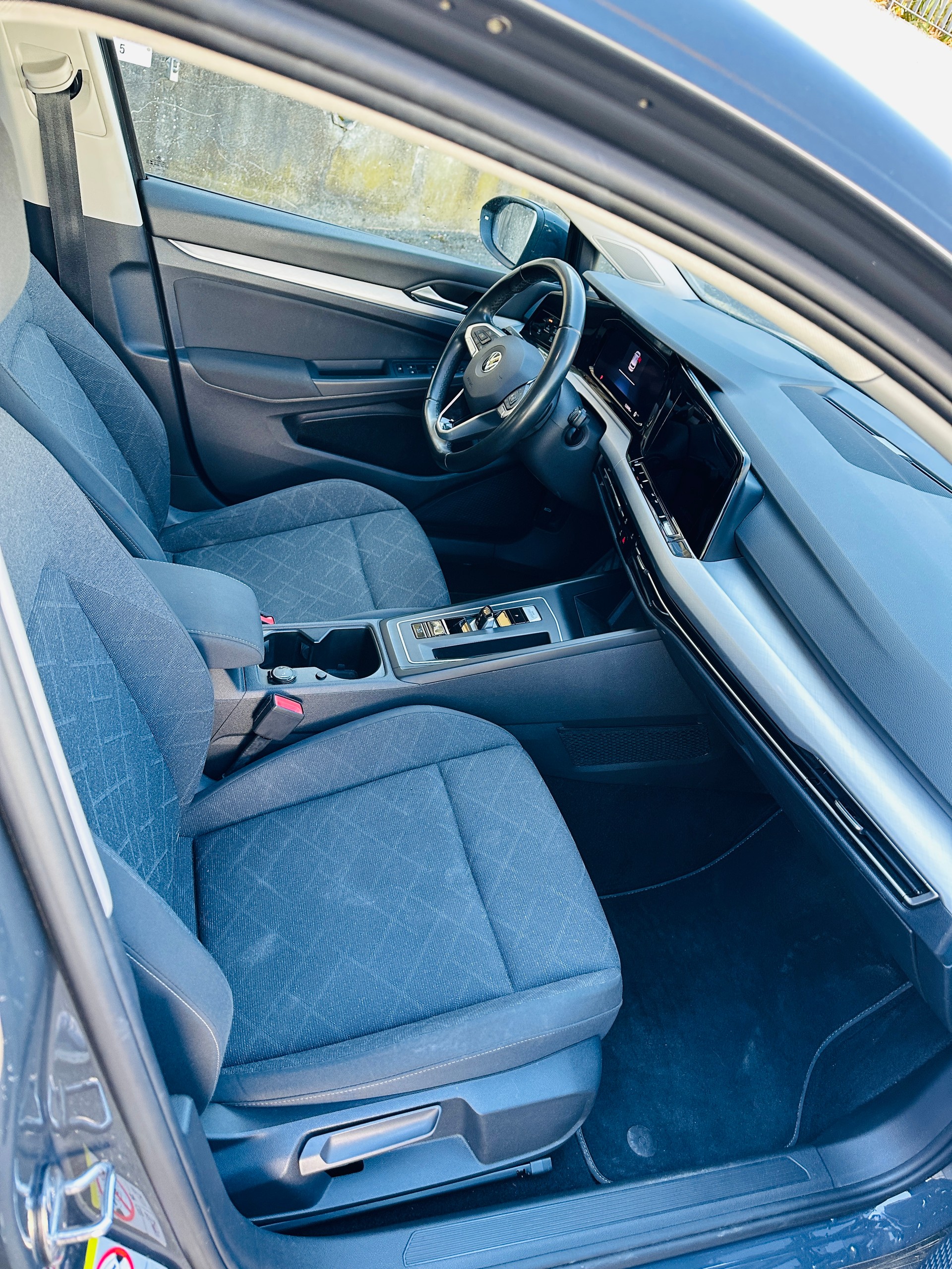 VW Golf 1.0 eTSI mHEV ACTLife DSG-image-12