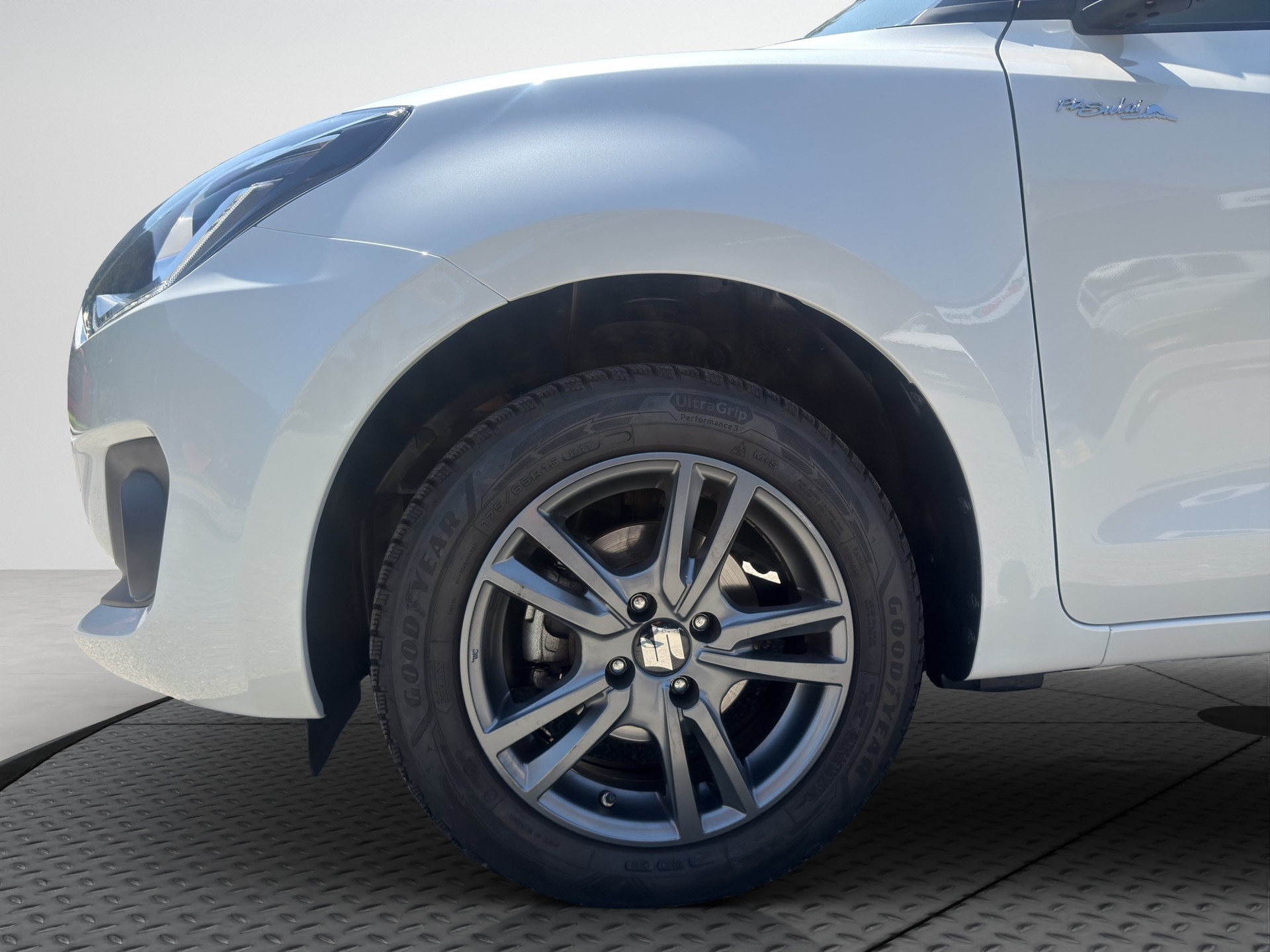 SUZUKI Swift 1.2i Piz Sulai Top Hybrid Allgrip 4x4-image-16
