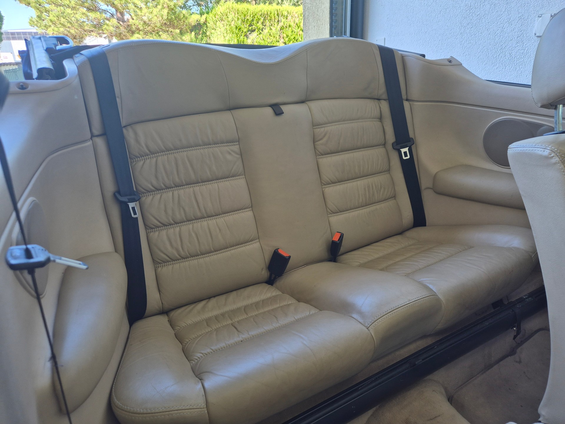 VW Golf Cabriolet 2000 Swiss Classic-image-9