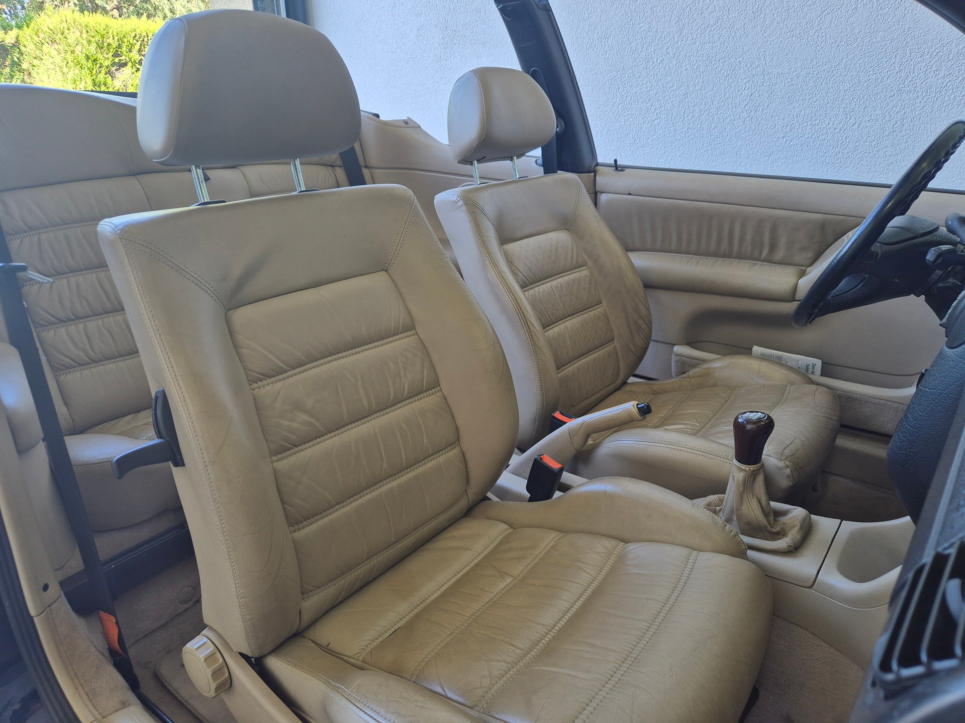 VW Golf Cabriolet 2000 Swiss Classic-image-10