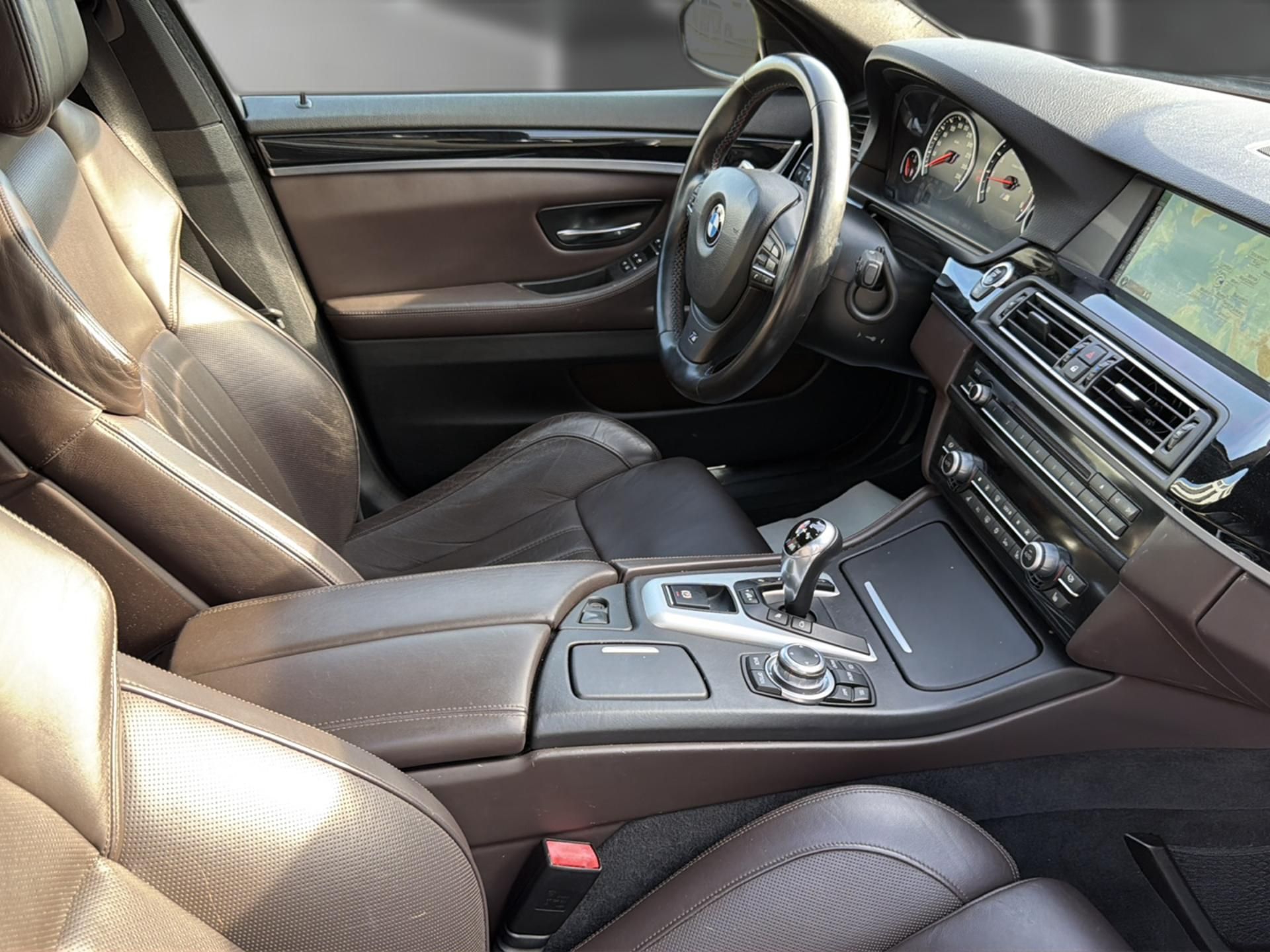 BMW M5-image-15