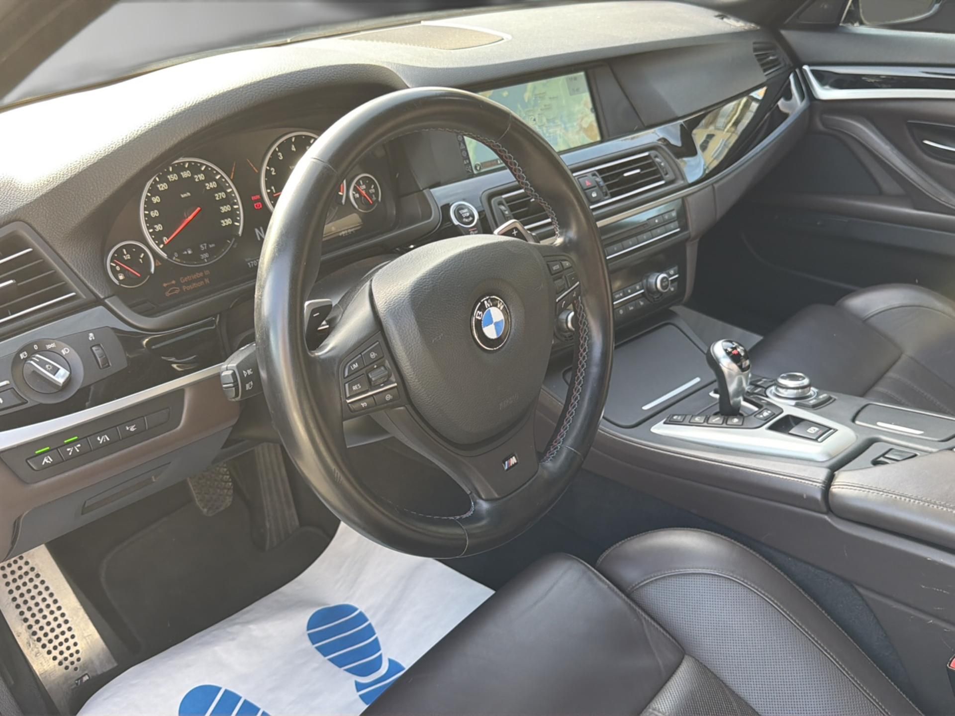 BMW M5-image-10