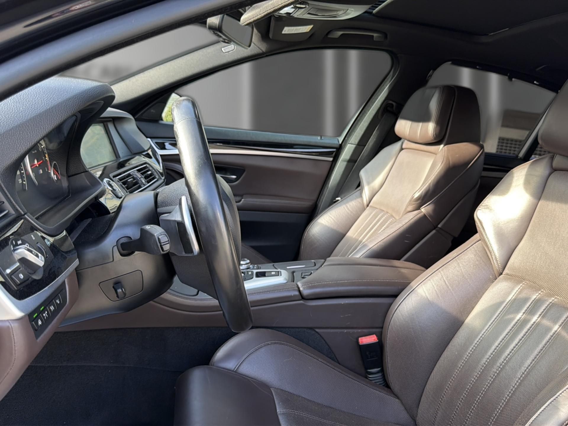 BMW M5-image-11