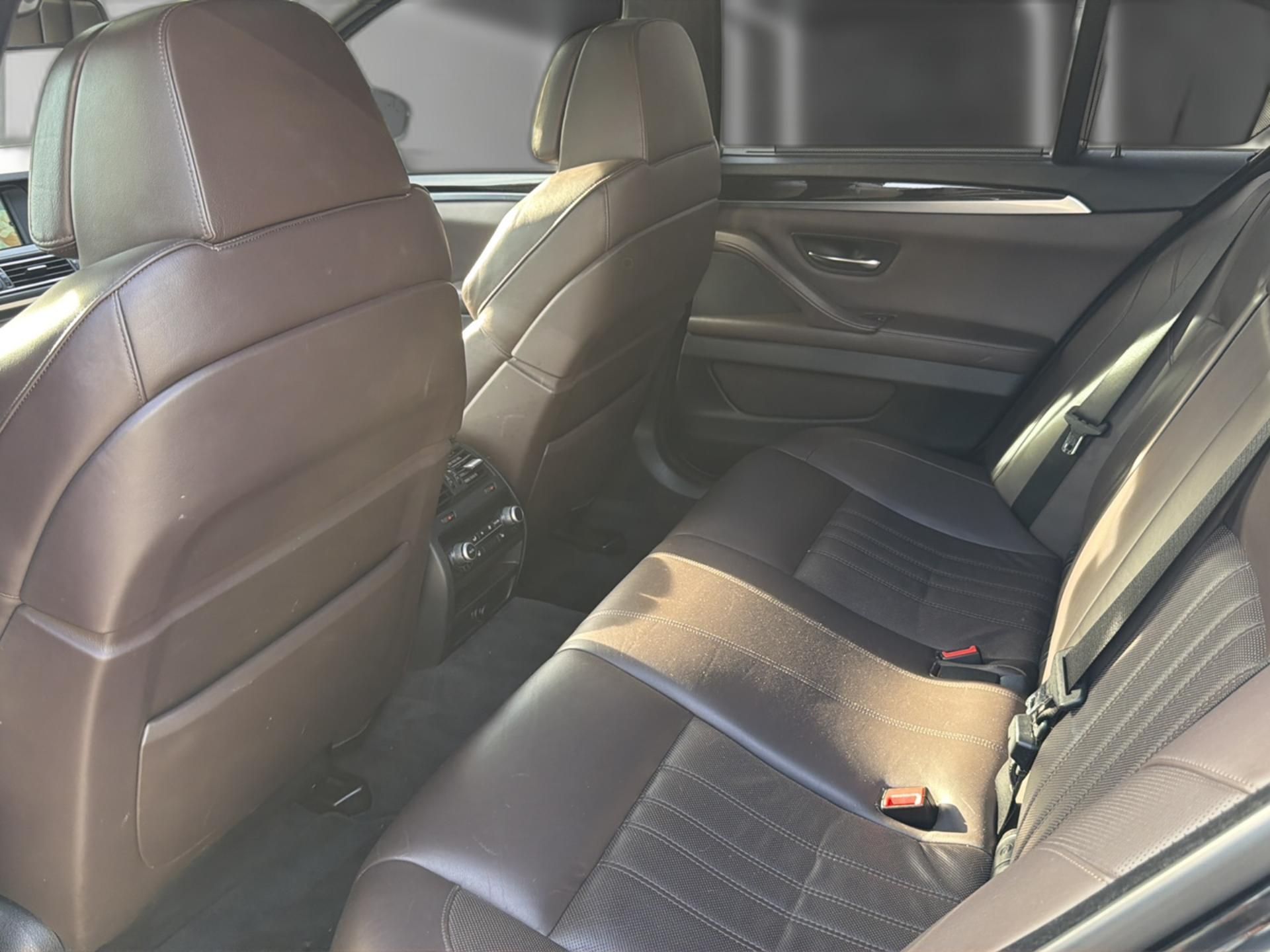 BMW M5-image-13