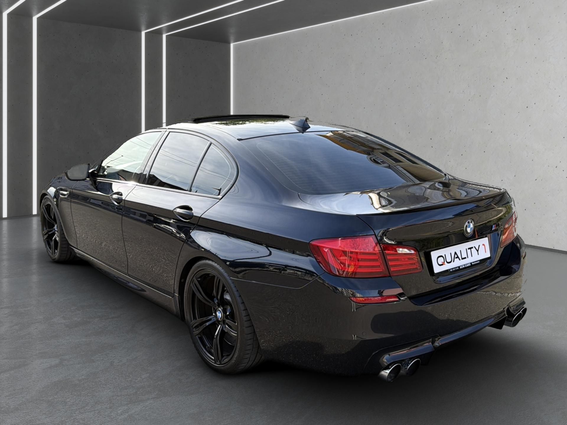 BMW M5-image-3