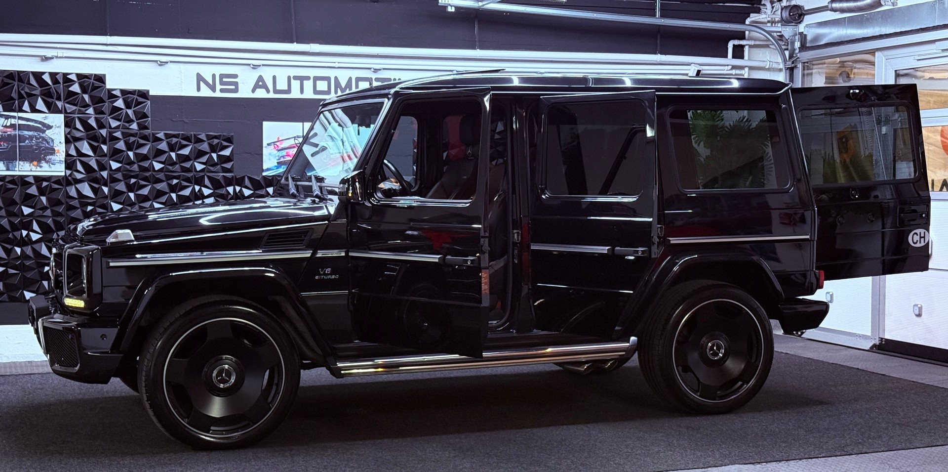 MERCEDES-BENZ G 63 AMG Automatic-image-31