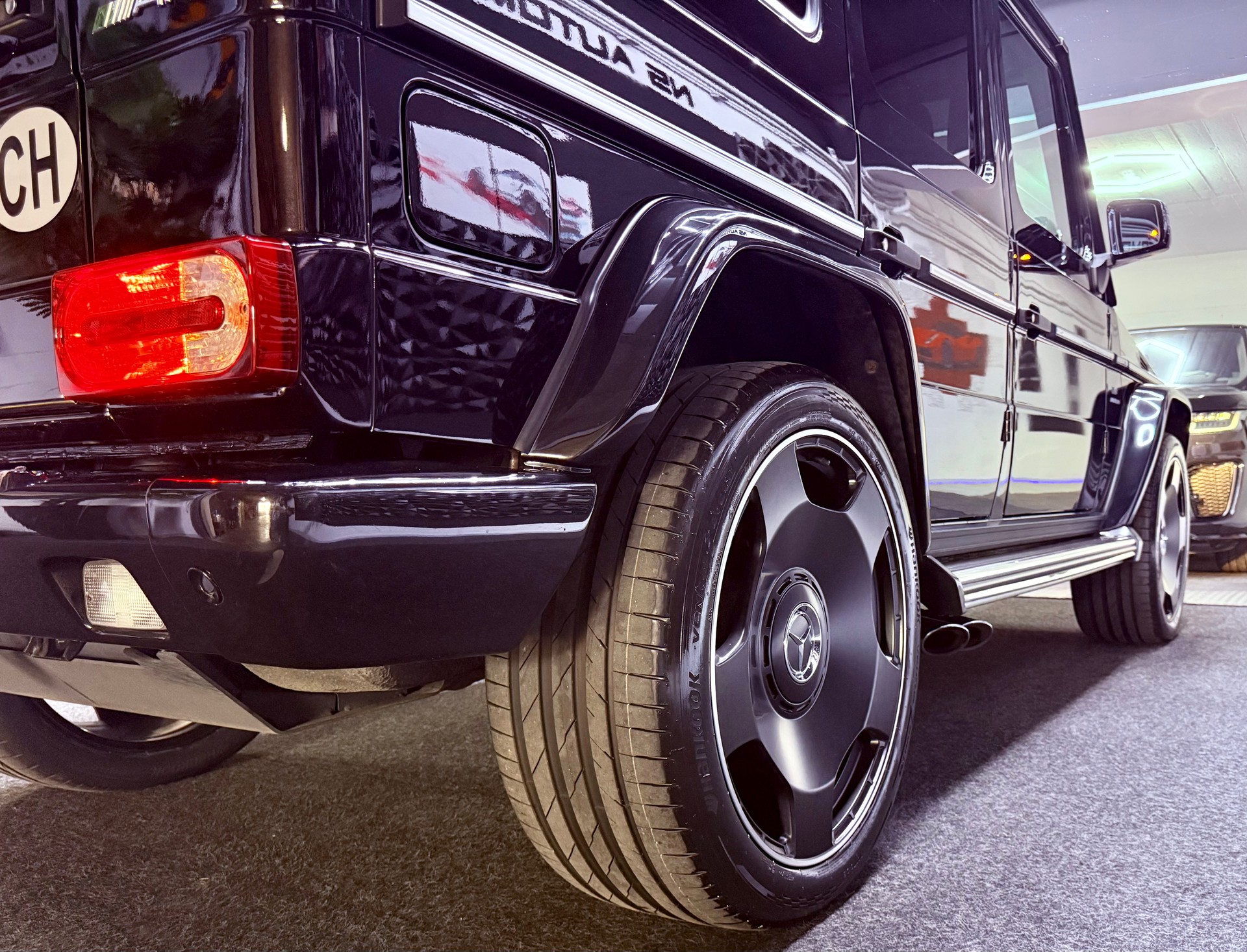 MERCEDES-BENZ G 63 AMG Automatic-image-30