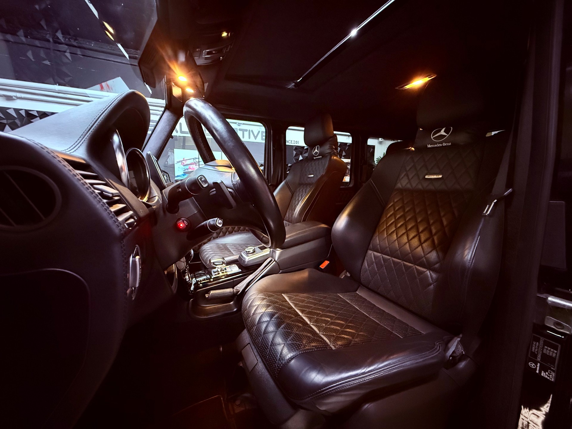 MERCEDES-BENZ G 63 AMG Automatic-image-27