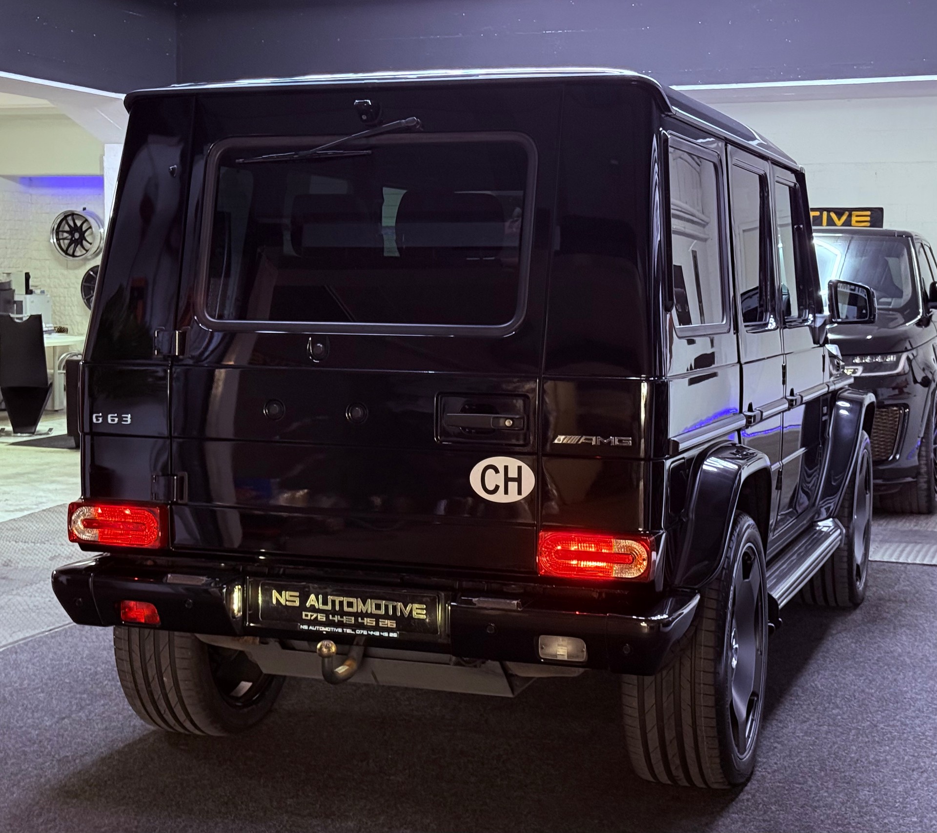 MERCEDES-BENZ G 63 AMG Automatic-showroom-element-3
