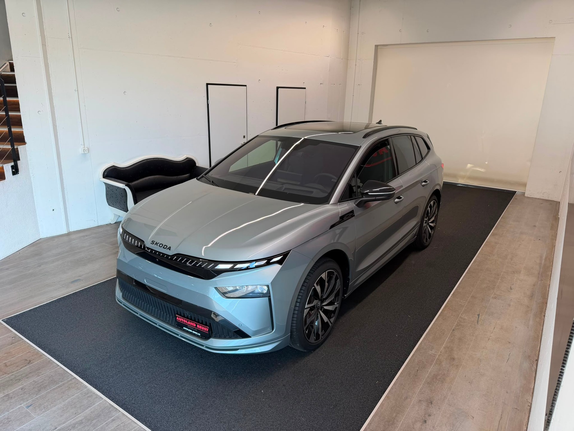 SKODA Enyaq 85x Sportline 4x4-image-2