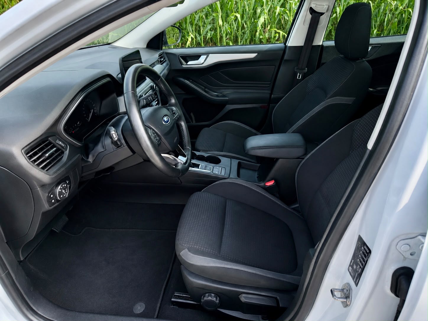 FORD Focus 1.5 TDCi Cool Connect Automatic-image-6