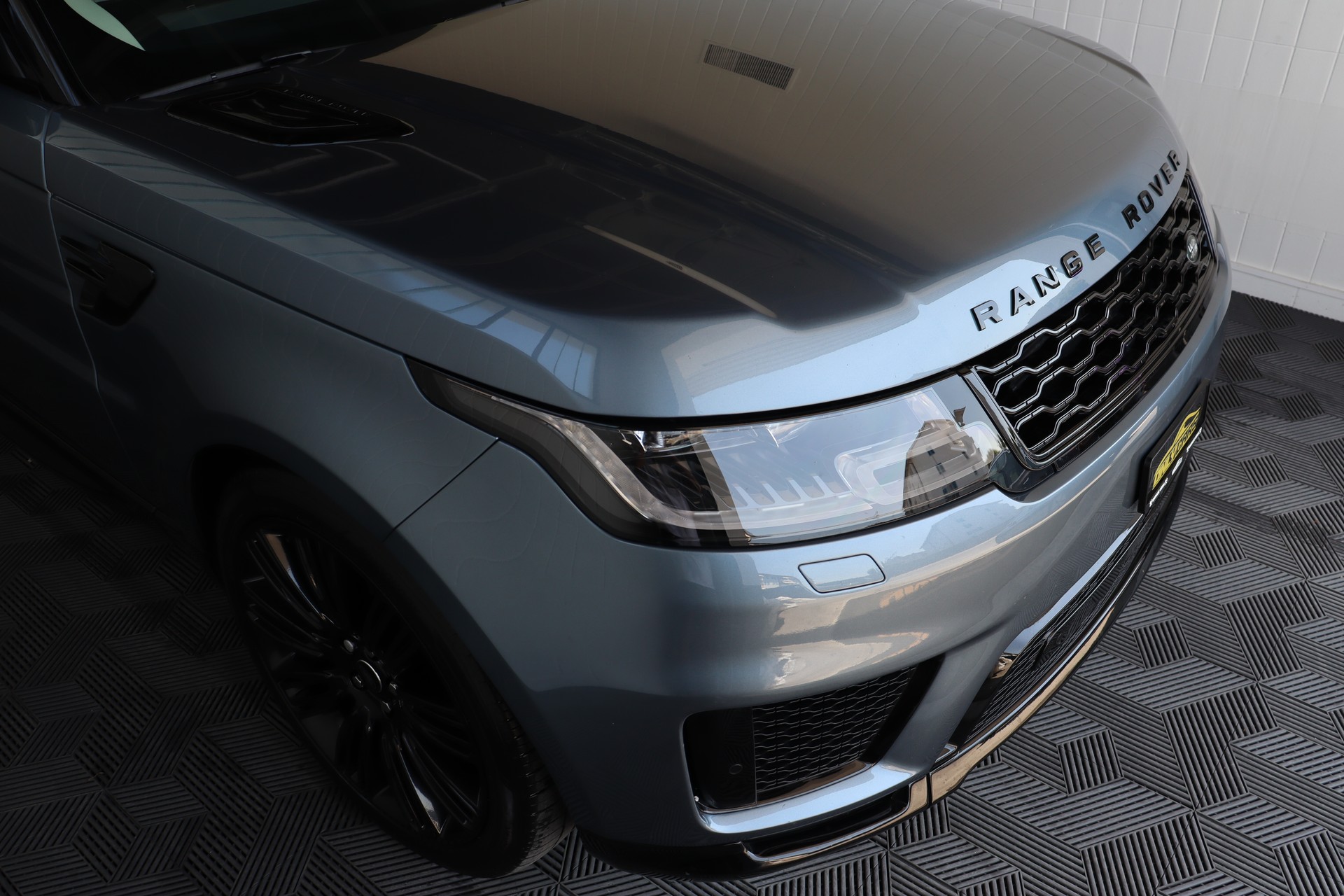 LAND ROVER Range Rover Sport 3.0 SDV6 HSE Dynamic Automatic-image-2