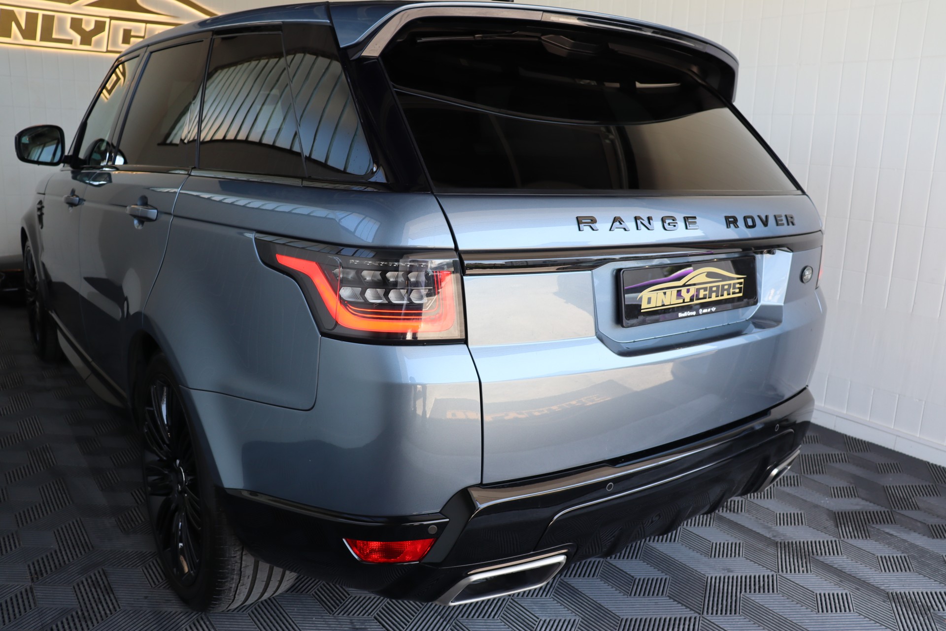 LAND ROVER Range Rover Sport 3.0 SDV6 HSE Dynamic Automatic-image-10