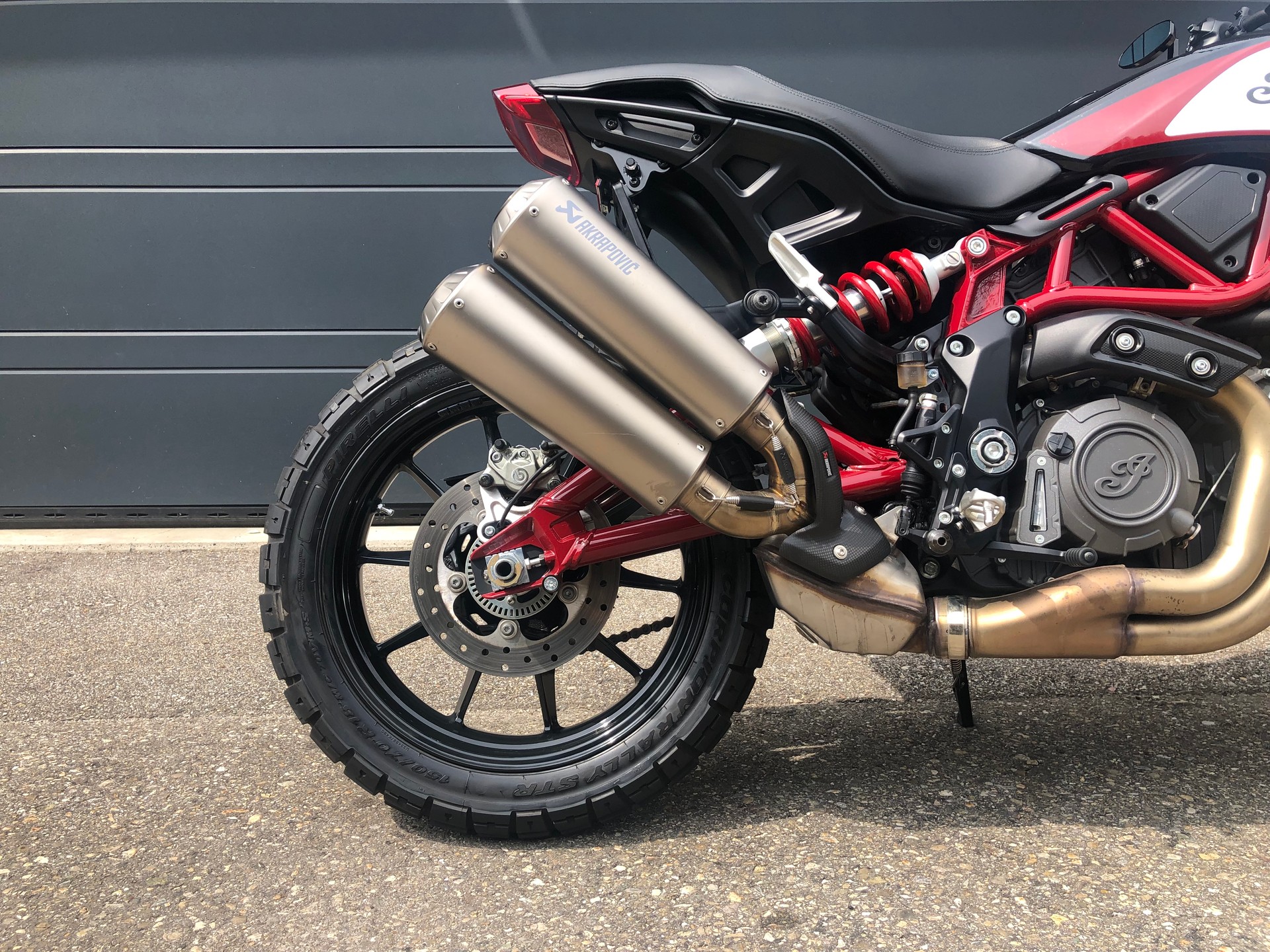 INDIAN FTR 1200 S-showroom-element-1