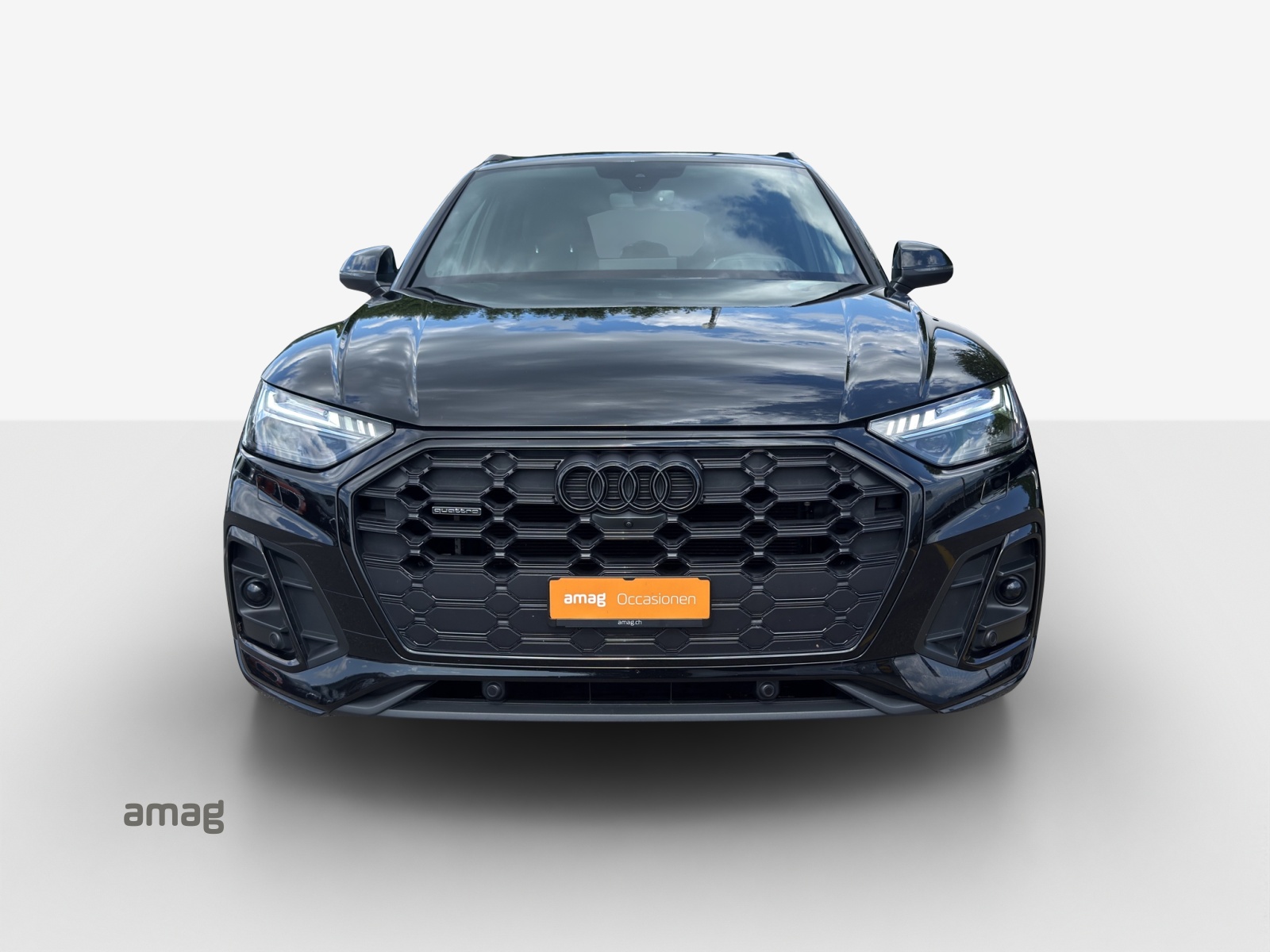 AUDI Q5 40 TDI Black Edition quattro S-tronic-image-6