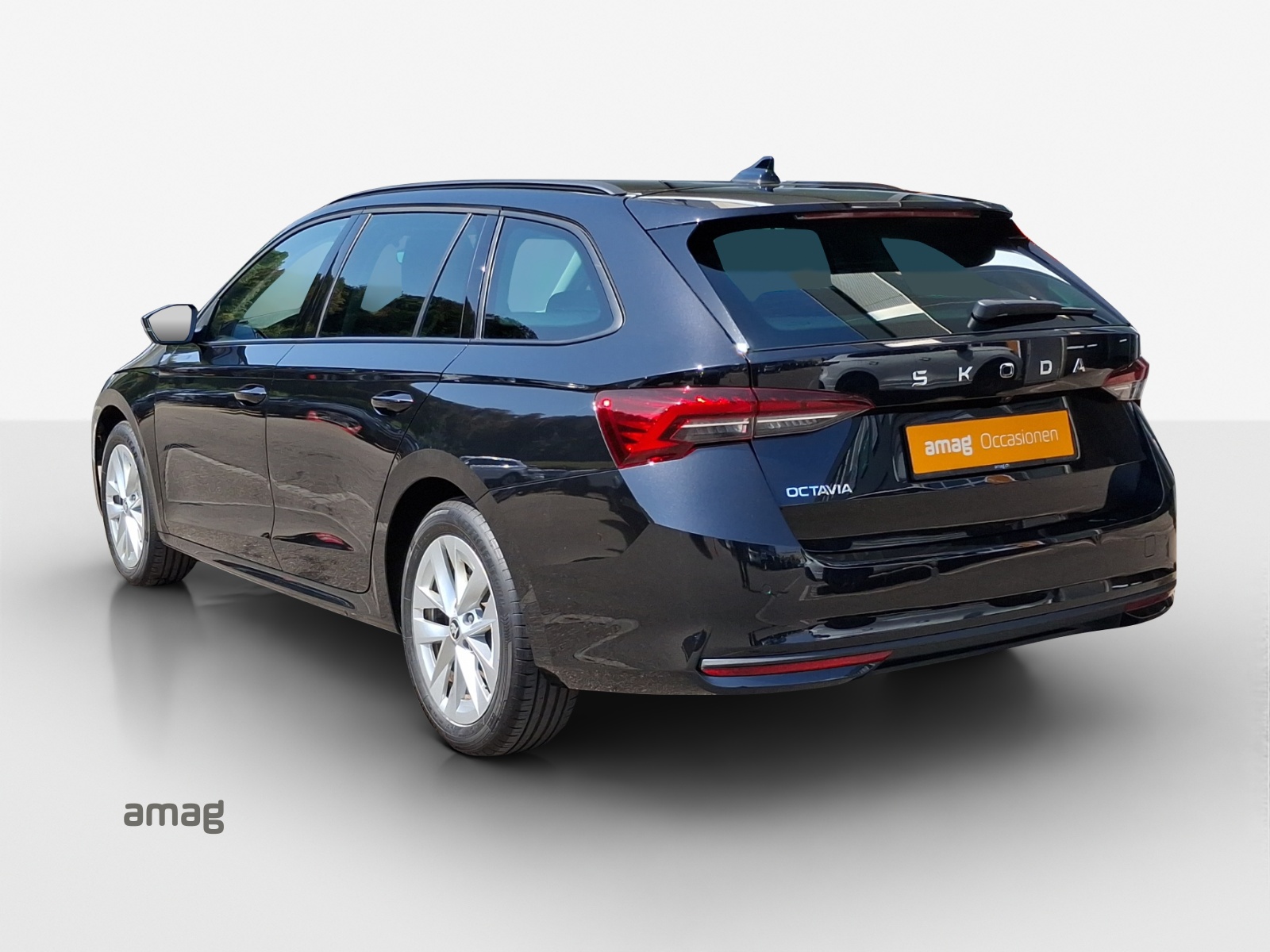 SKODA Octavia Combi 1.5 TSI mHEV DSG Dynamic-image-2