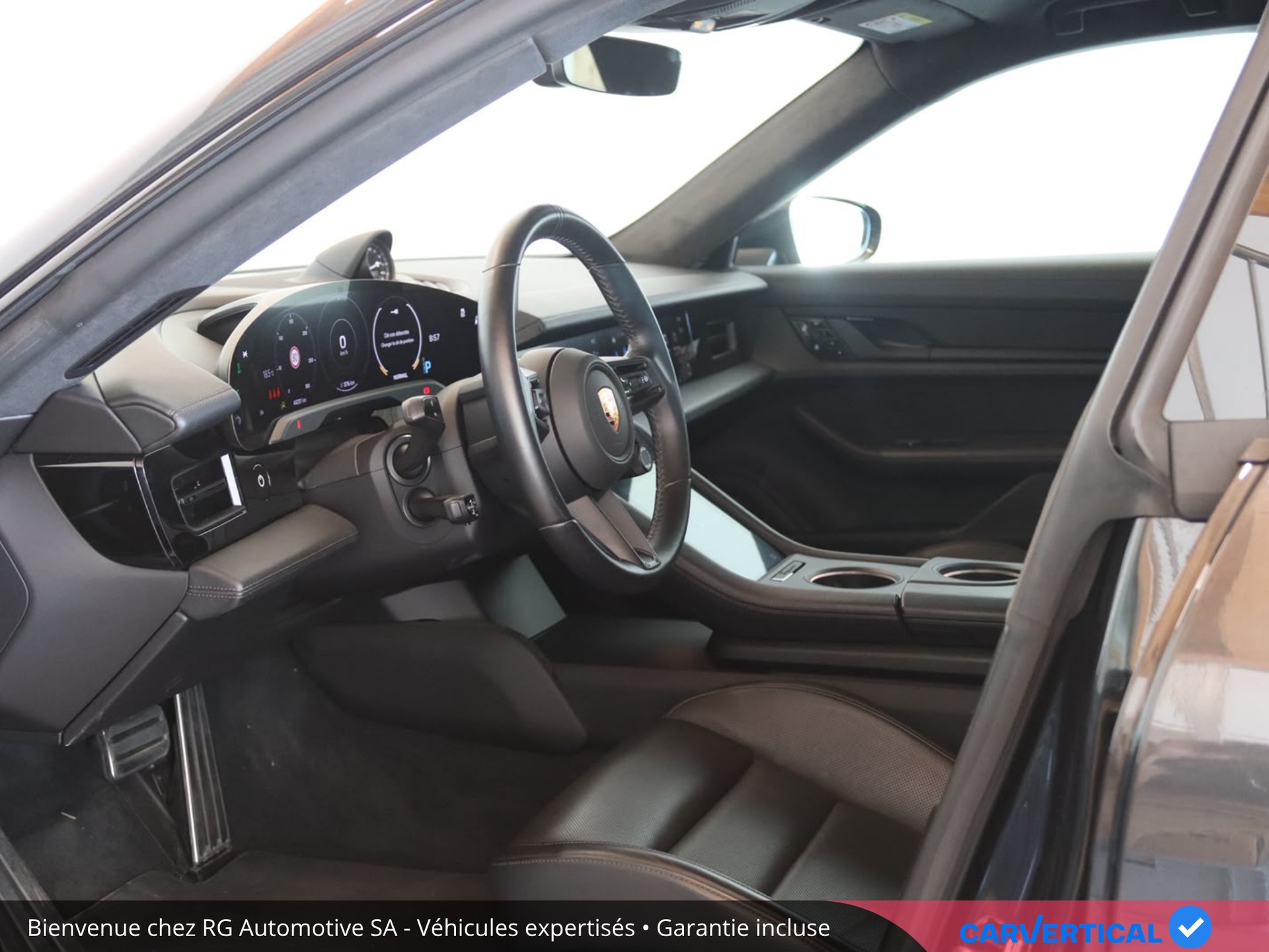 PORSCHE Taycan Turbo-image-4