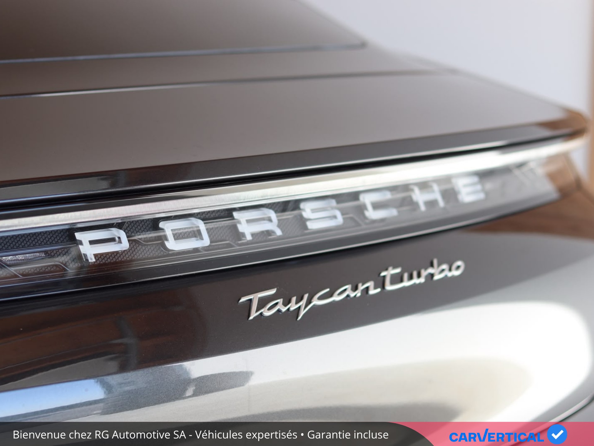 PORSCHE Taycan Turbo-image-13