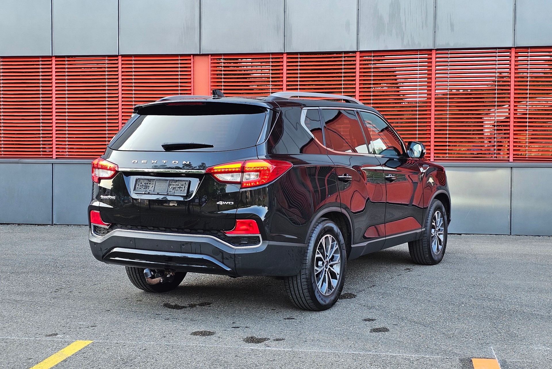 KGM-SsangYong Rexton RX220 e-XDi Sapphire 4WD-image-2