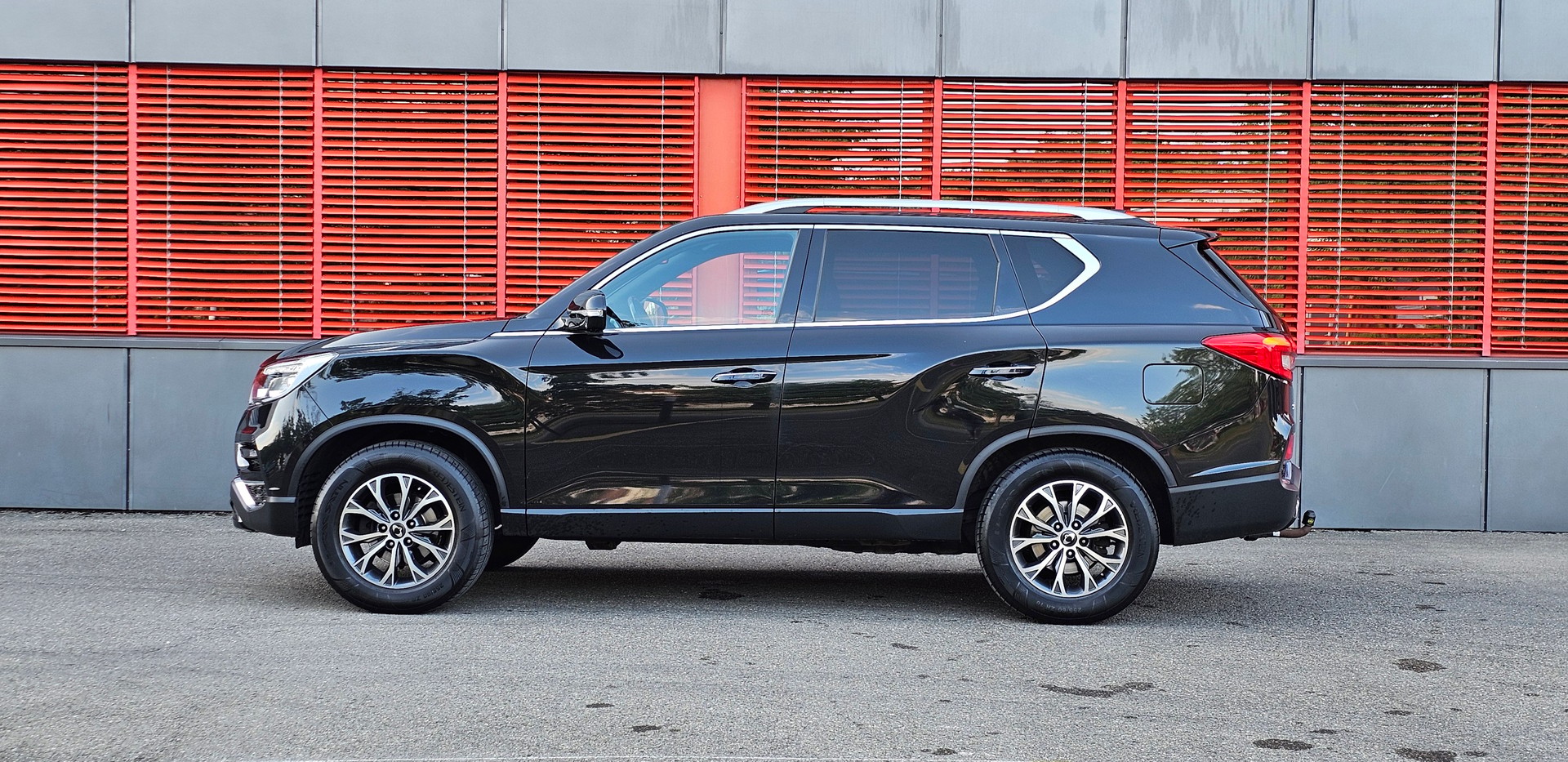 KGM-SsangYong Rexton RX220 e-XDi Sapphire 4WD-image-4