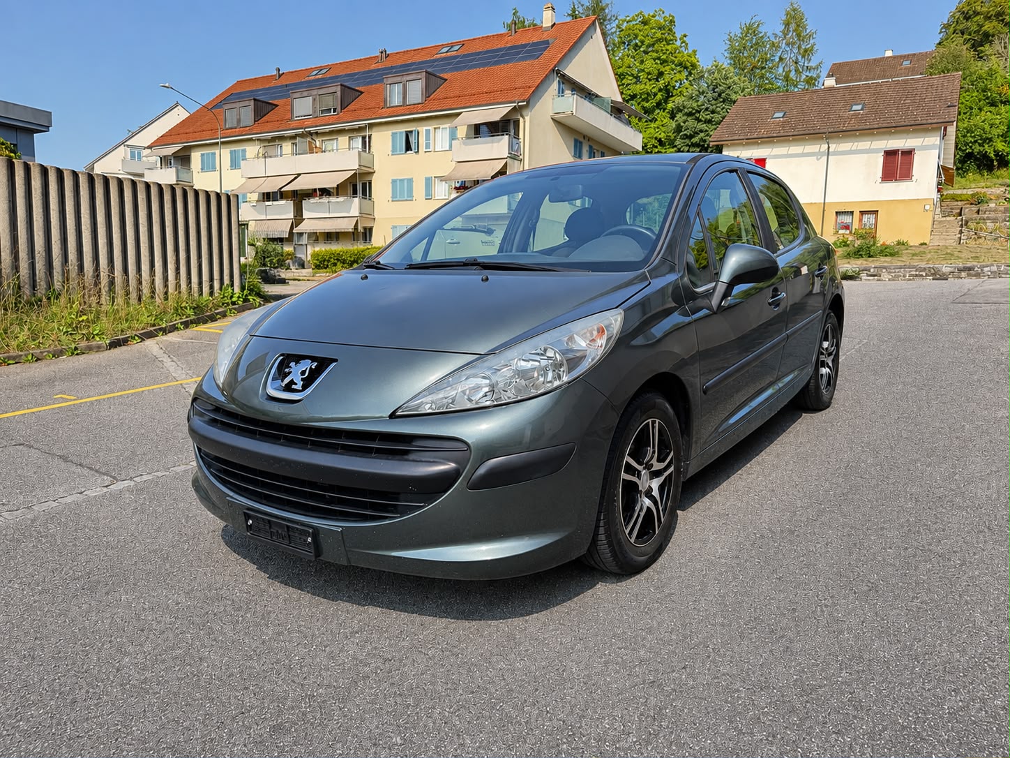 PEUGEOT 207 1.4 16V Trendy Clim'-image-1