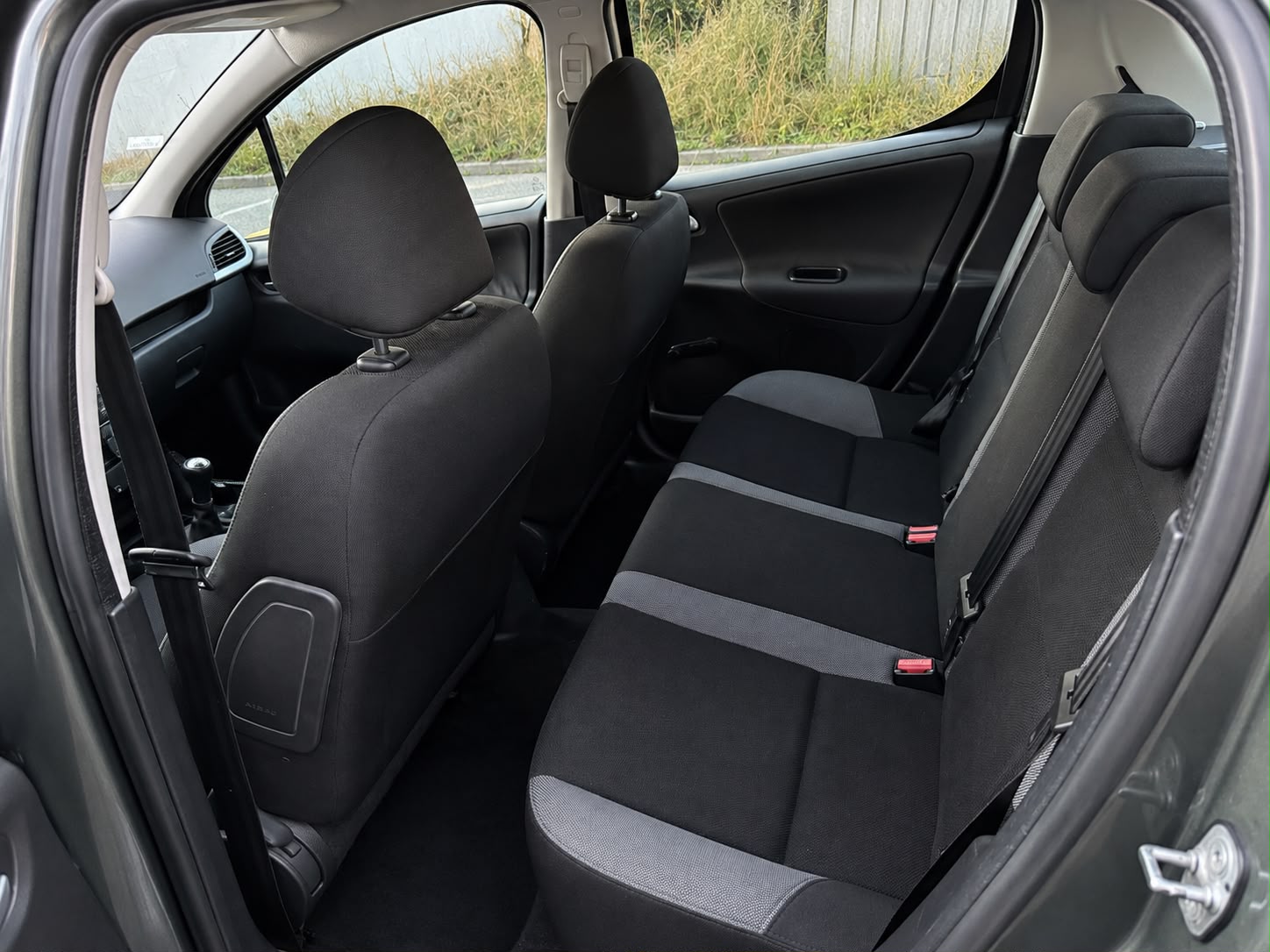 PEUGEOT 207 1.4 16V Trendy Clim'-image-13