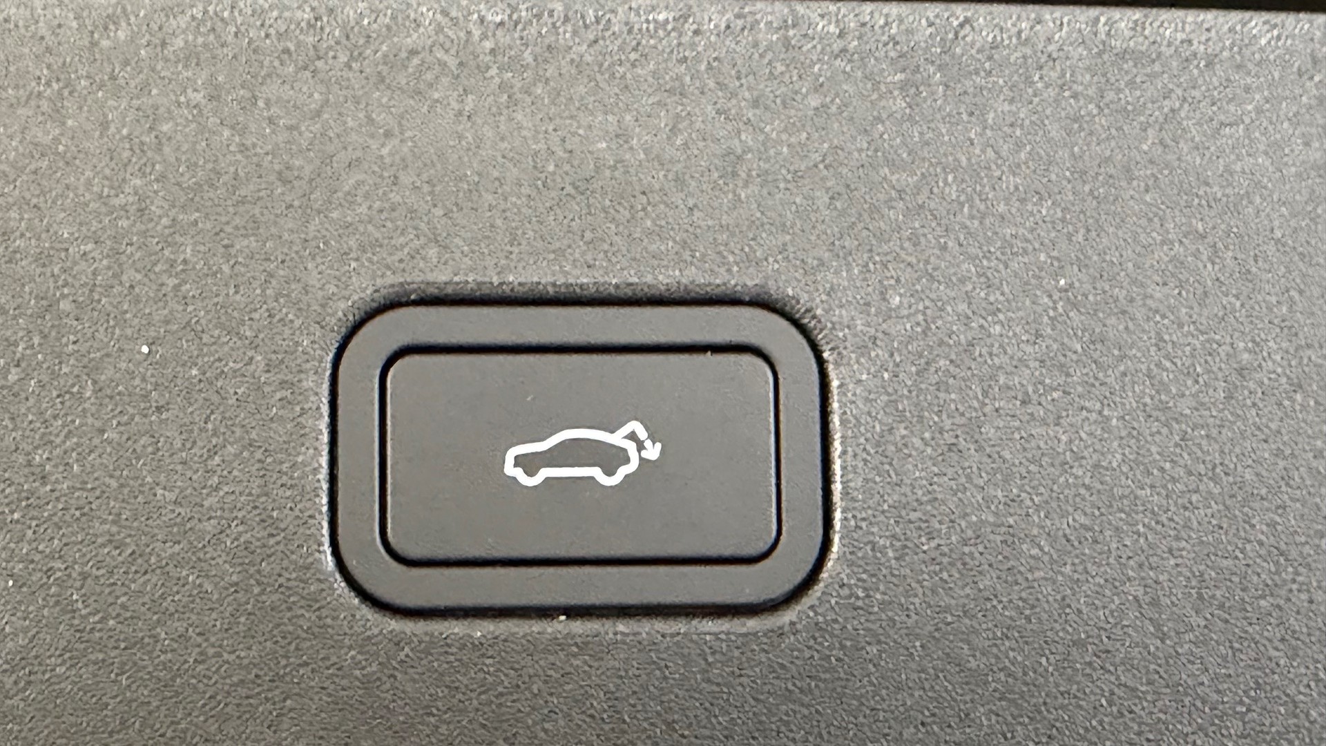 VOLVO EX 30 CC P8 Ultra AWD-image-15