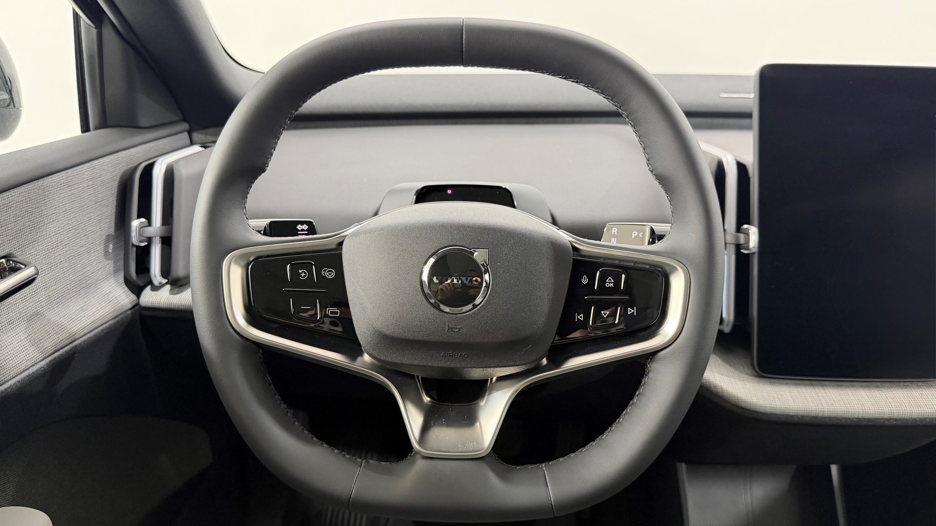VOLVO EX 30 CC P8 Ultra AWD-image-9