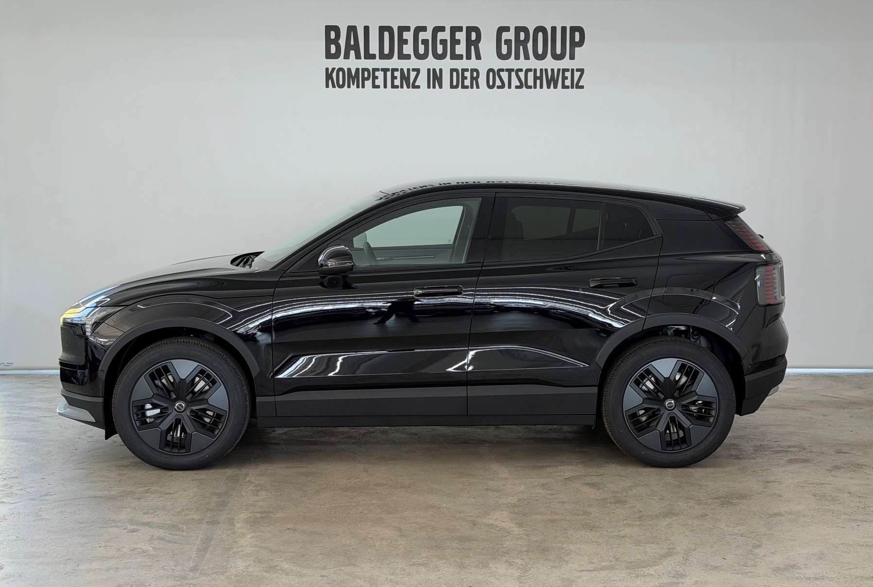 VOLVO EX 30 CC P8 Ultra AWD-image-2