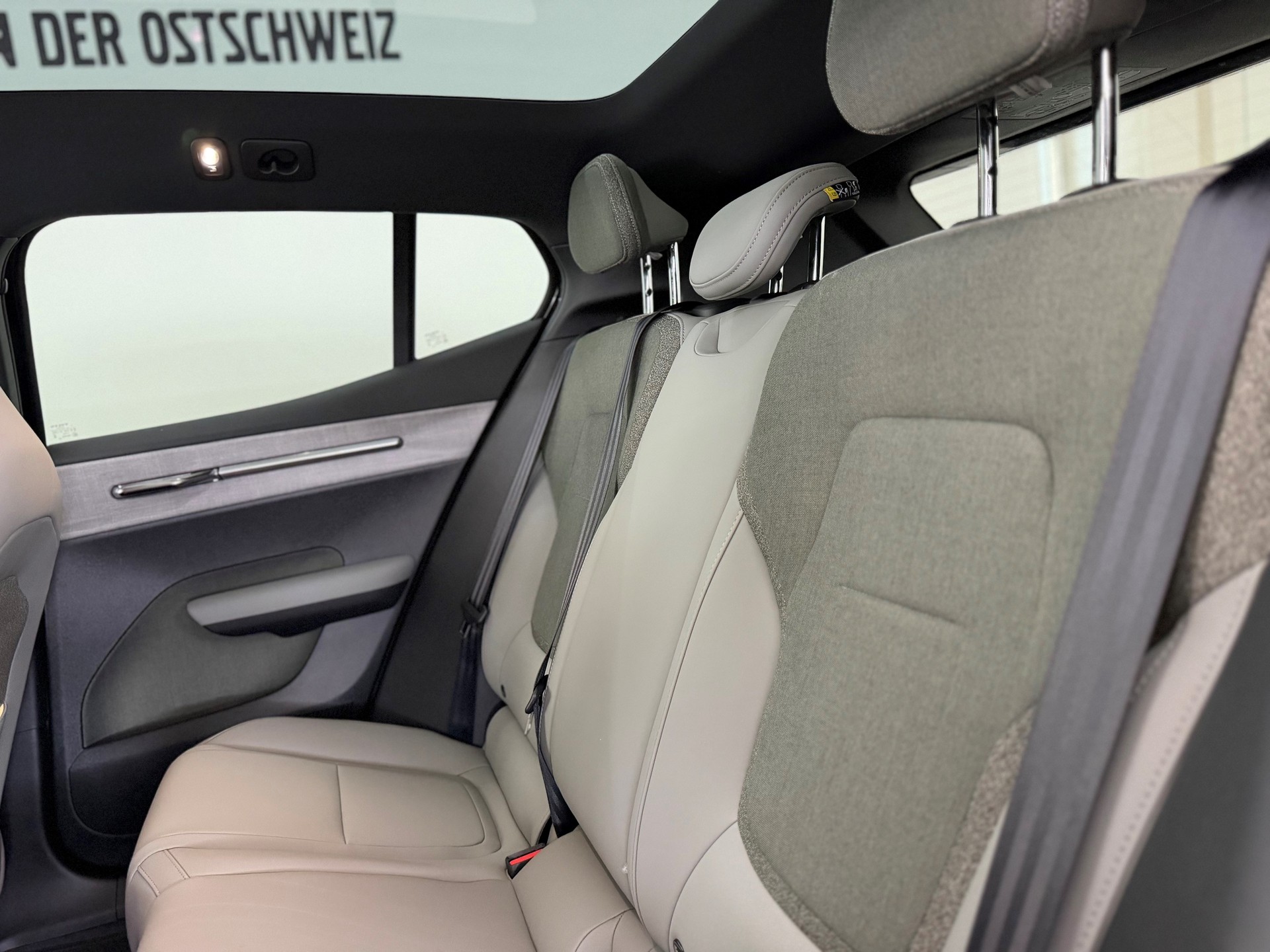 VOLVO EX 30 CC P8 Ultra AWD-image-5