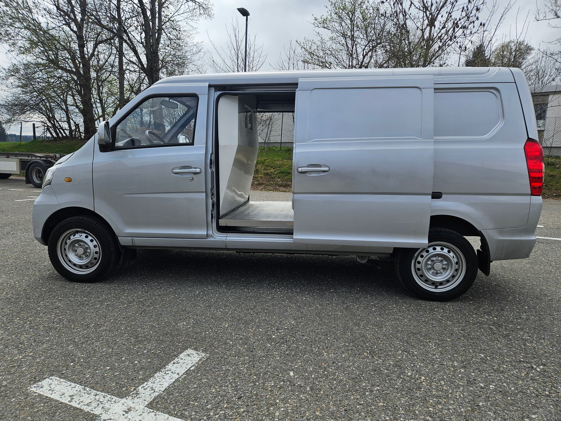CENNTRO LOGISTAR 200 V FAHRBAR ROULABLE COTE DROIT ENDOMMAGE RECHTE SEITE BESCHADIG-image-14
