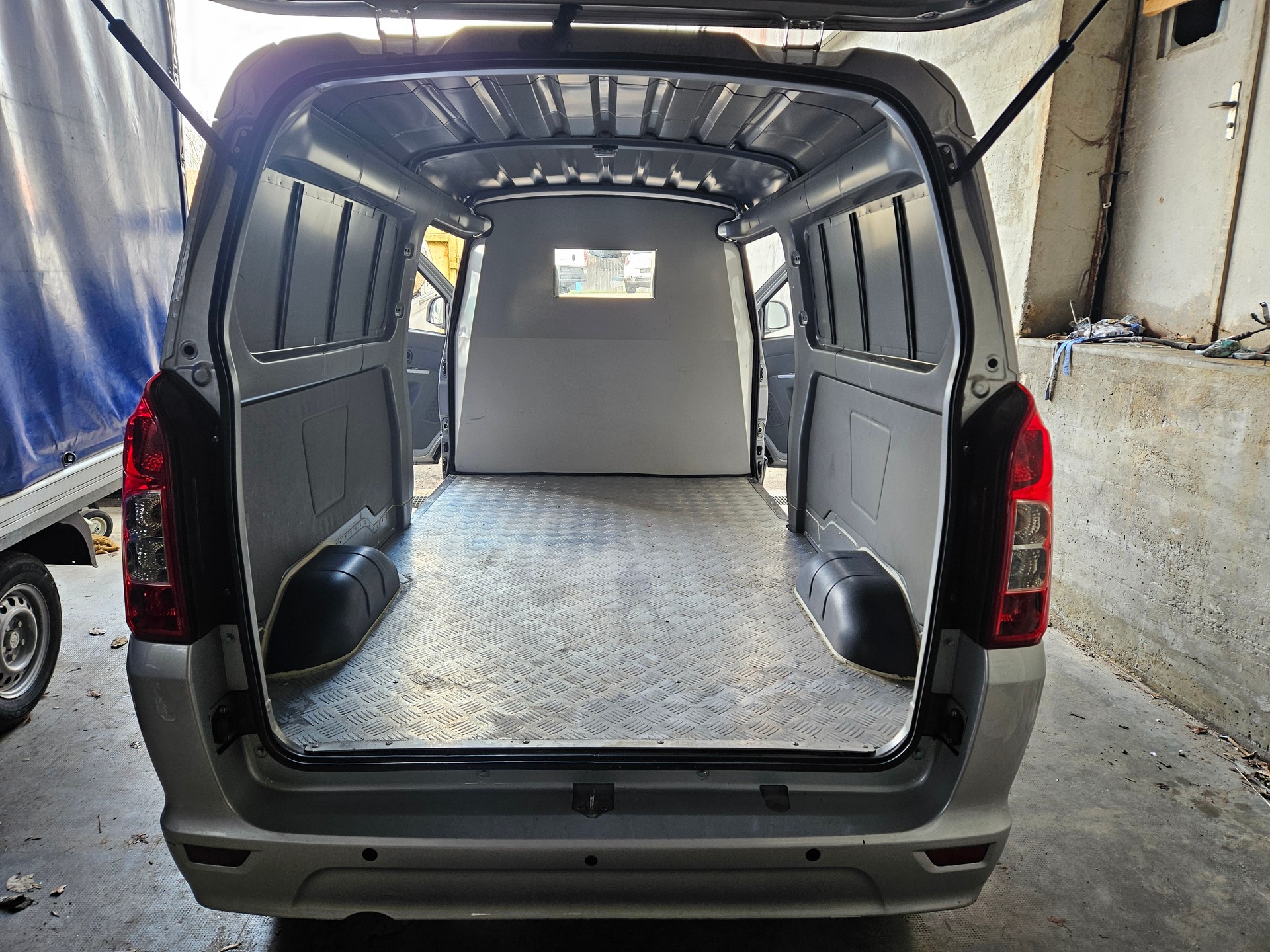CENNTRO LOGISTAR 200 V FAHRBAR ROULABLE COTE DROIT ENDOMMAGE RECHTE SEITE BESCHADIG-image-10