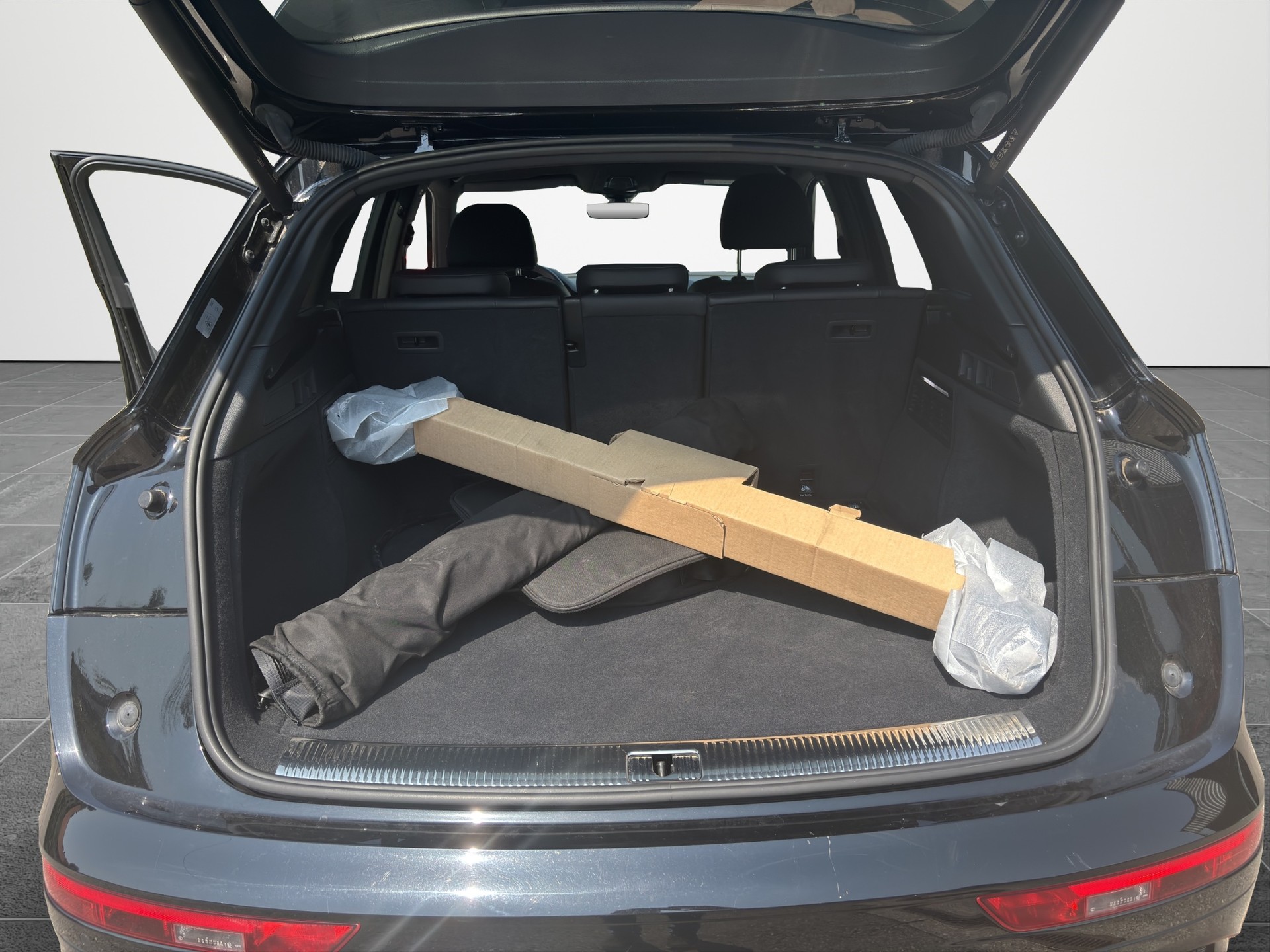 AUDI Q5 50 TFSI e PHEV S line quattro S-tronic-image-14