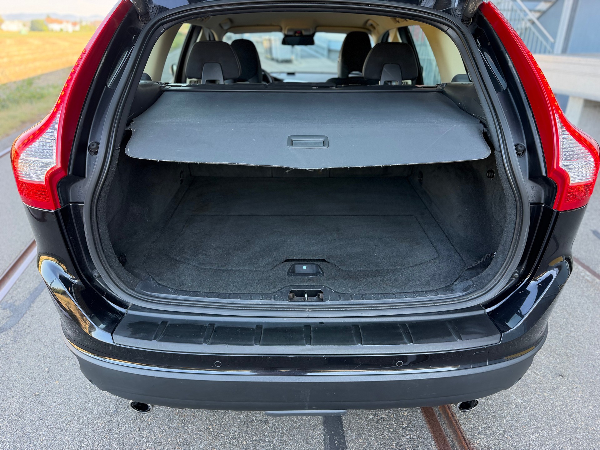 VOLVO XC60 D3 AWD Momentum Geartronic-image-8