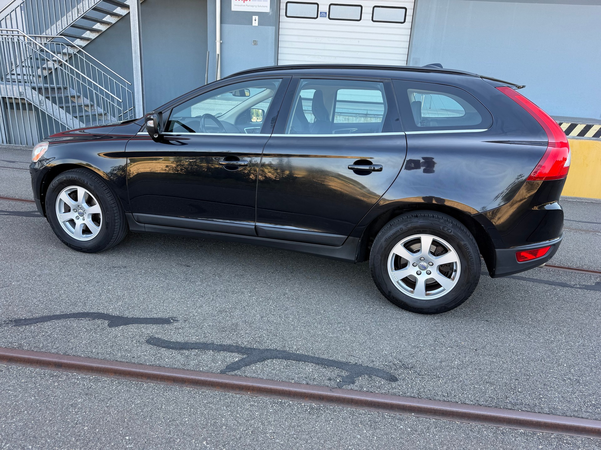 VOLVO XC60 D3 AWD Momentum Geartronic-image-7