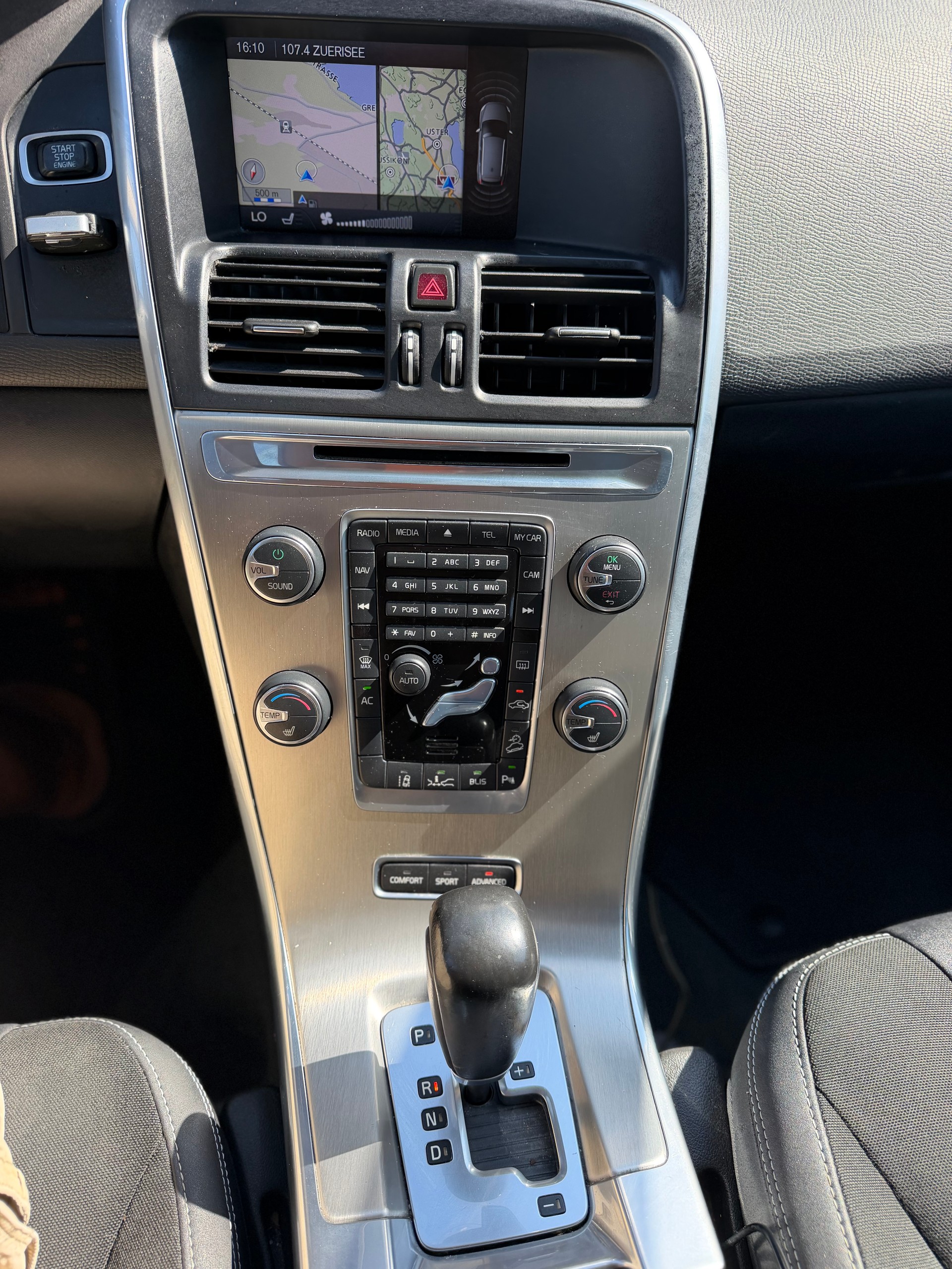 VOLVO XC60 D3 AWD Momentum Geartronic-image-18