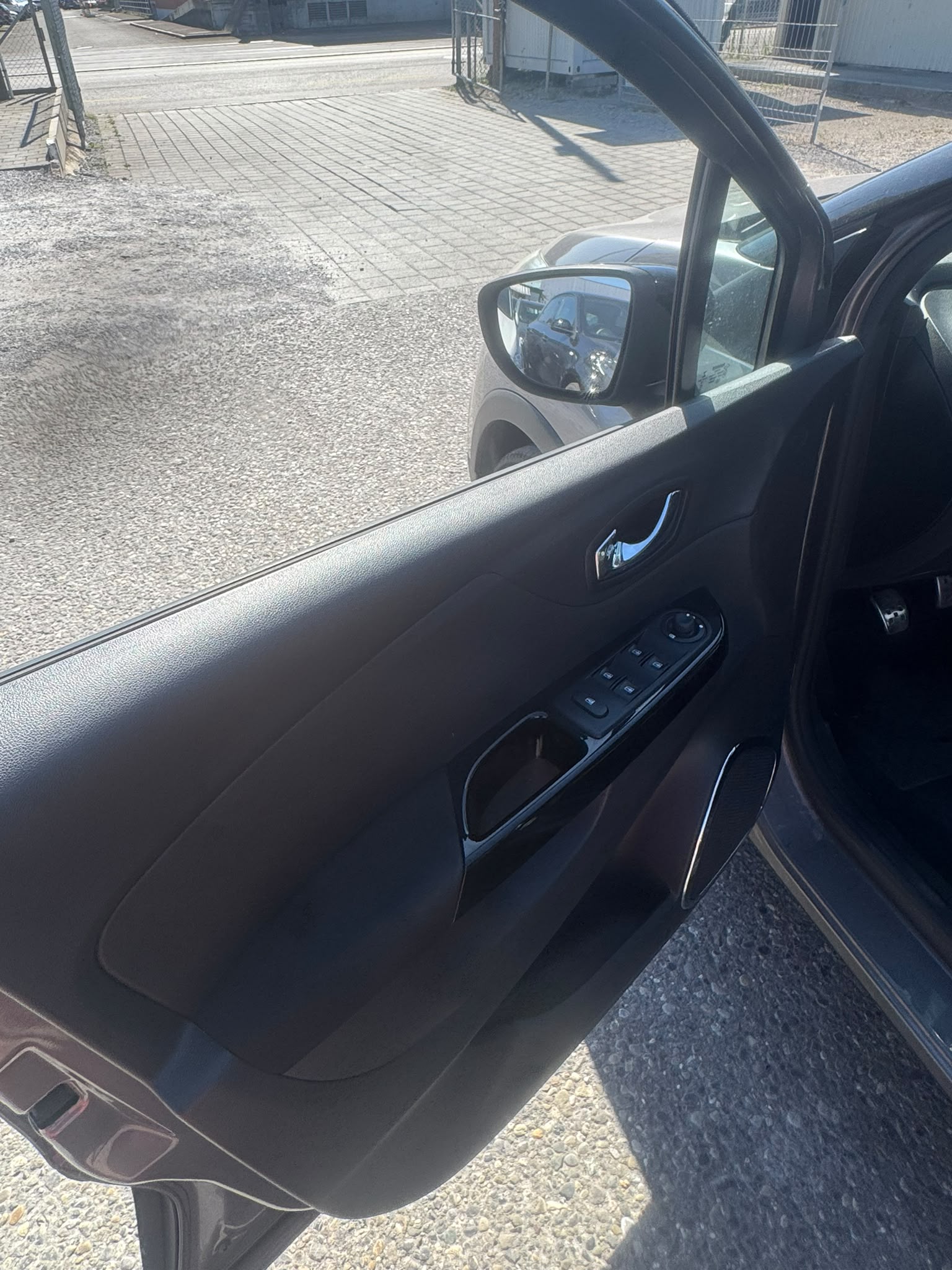 RENAULT Captur 1.5 dCi Diesel Privilège (Klimatronik * Radio USB * Alufelgen * Multilenkrad * Navigation * BO6)-image-15