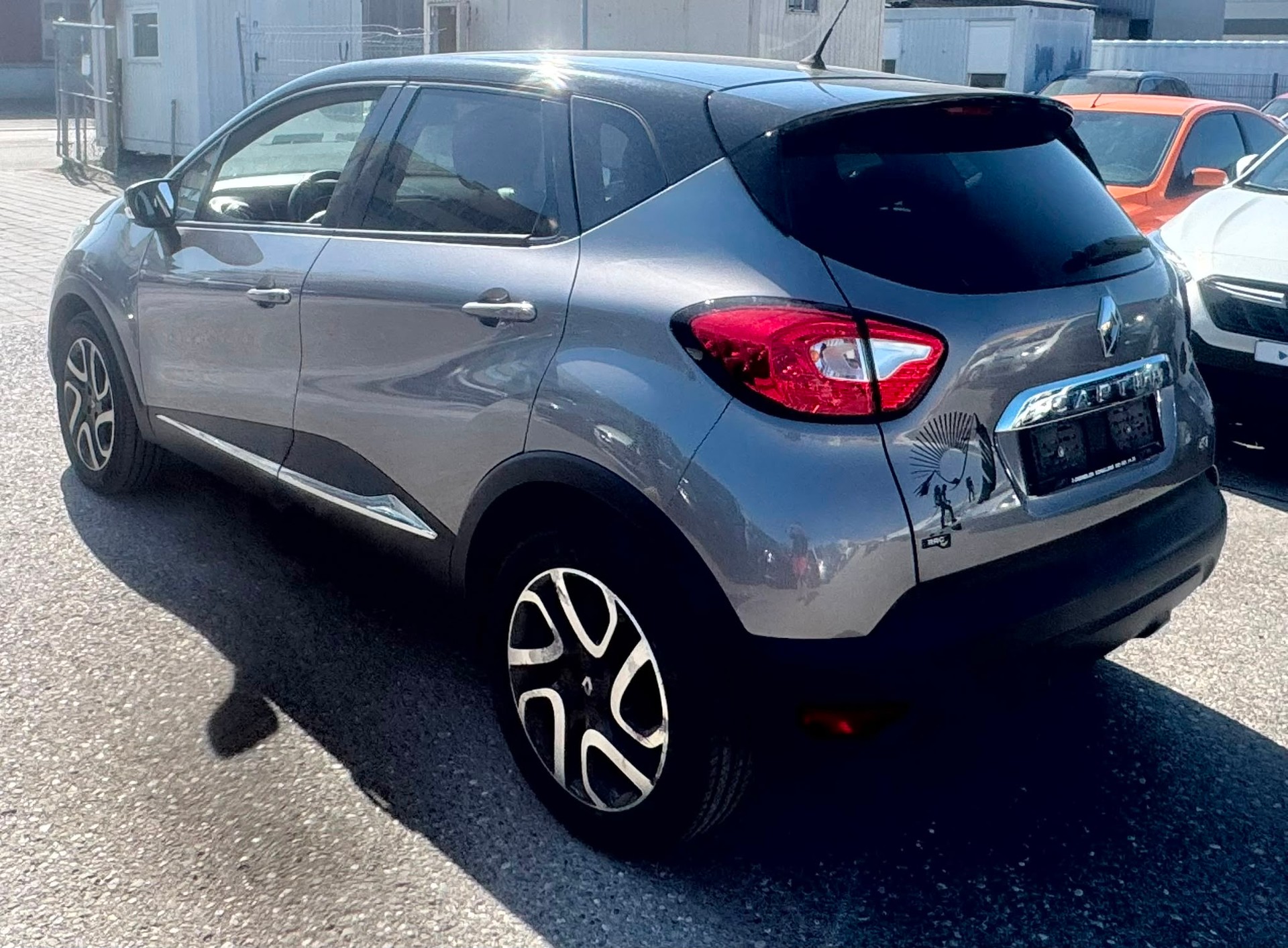 RENAULT Captur 1.5 dCi Diesel Privilège (Klimatronik * Radio USB * Alufelgen * Multilenkrad * Navigation * BO6)-image-6