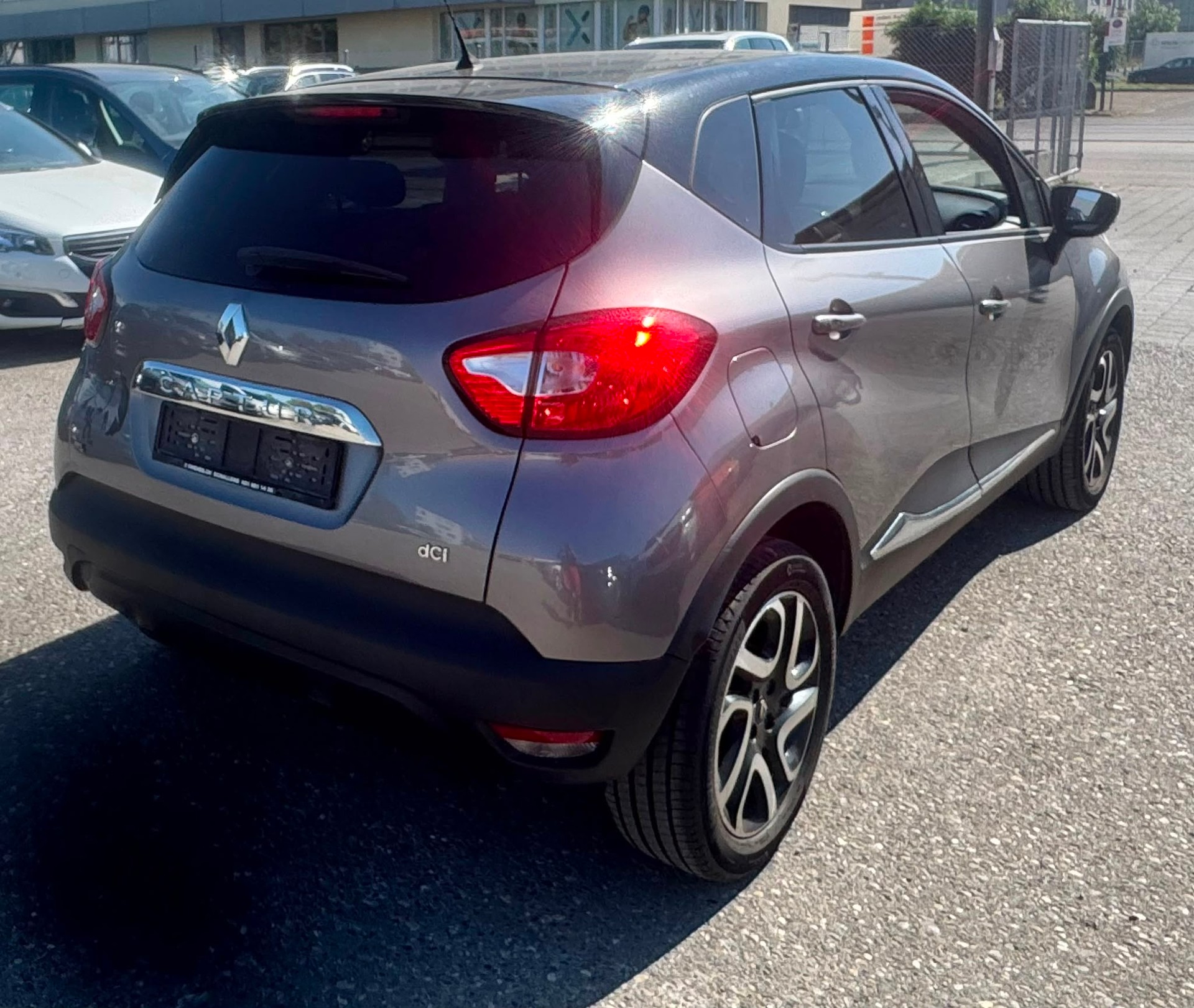 RENAULT Captur 1.5 dCi Diesel Privilège (Klimatronik * Radio USB * Alufelgen * Multilenkrad * Navigation * BO6)-image-4