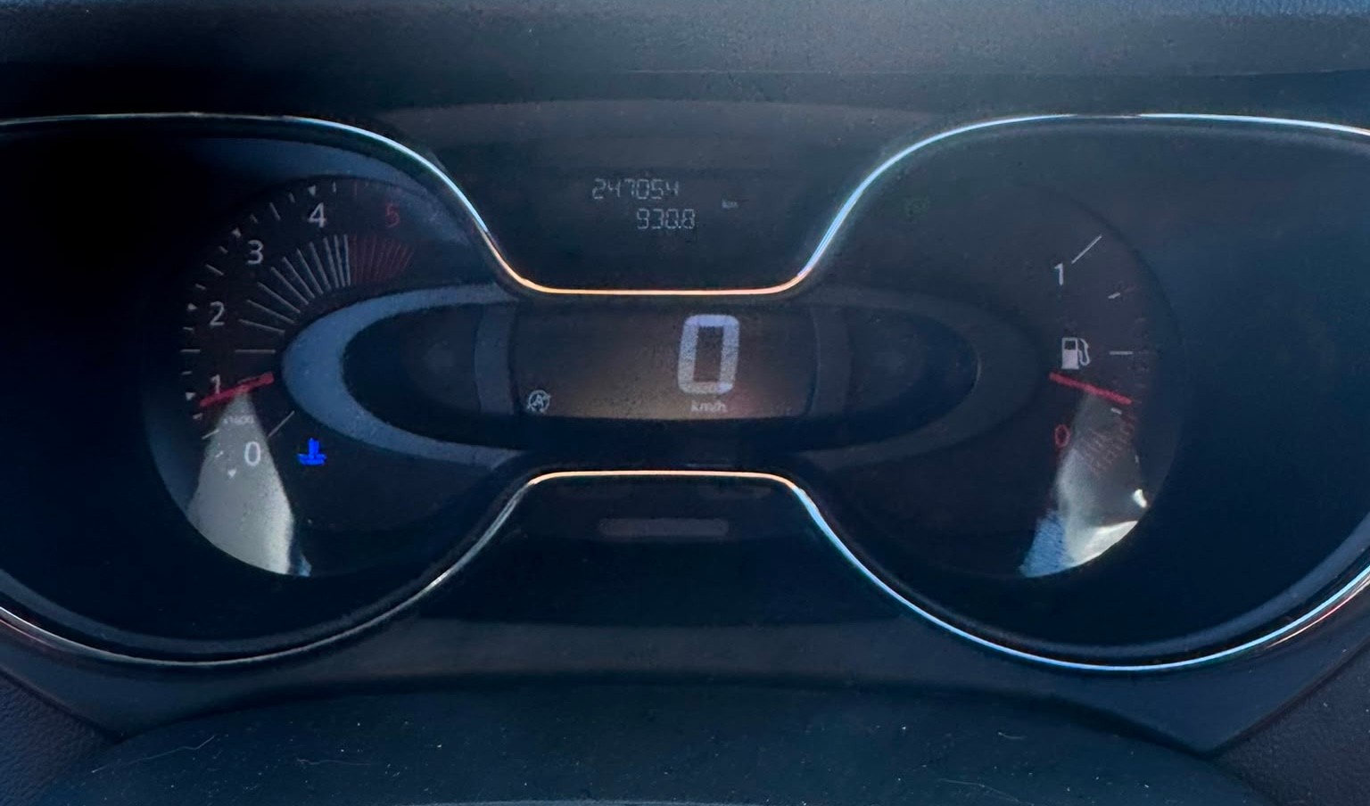 RENAULT Captur 1.5 dCi Diesel Privilège (Klimatronik * Radio USB * Alufelgen * Multilenkrad * Navigation * BO6)-image-8