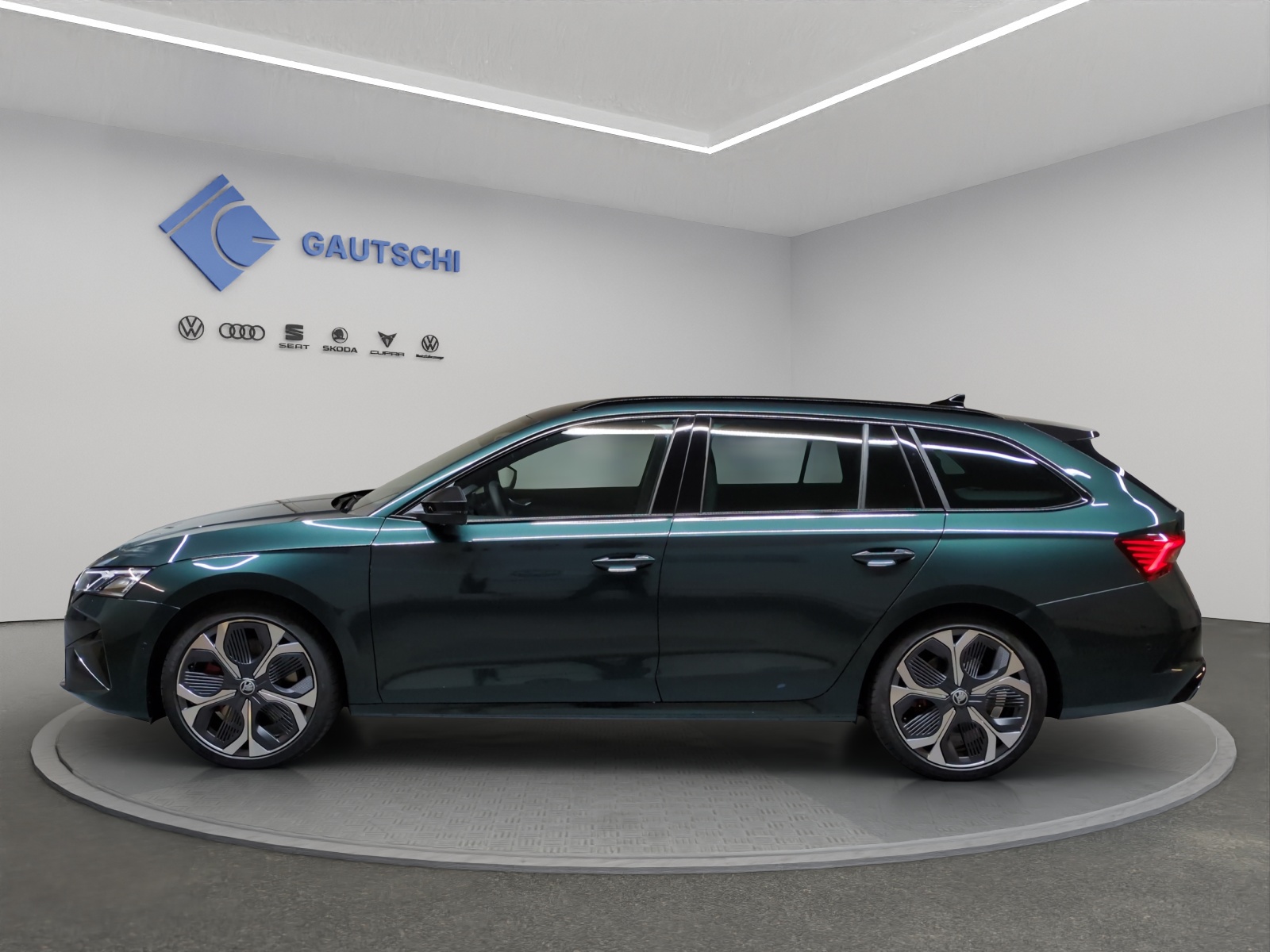 SKODA Octavia Combi 2.0 TSI DSG RS 30 Years Edition-image-1