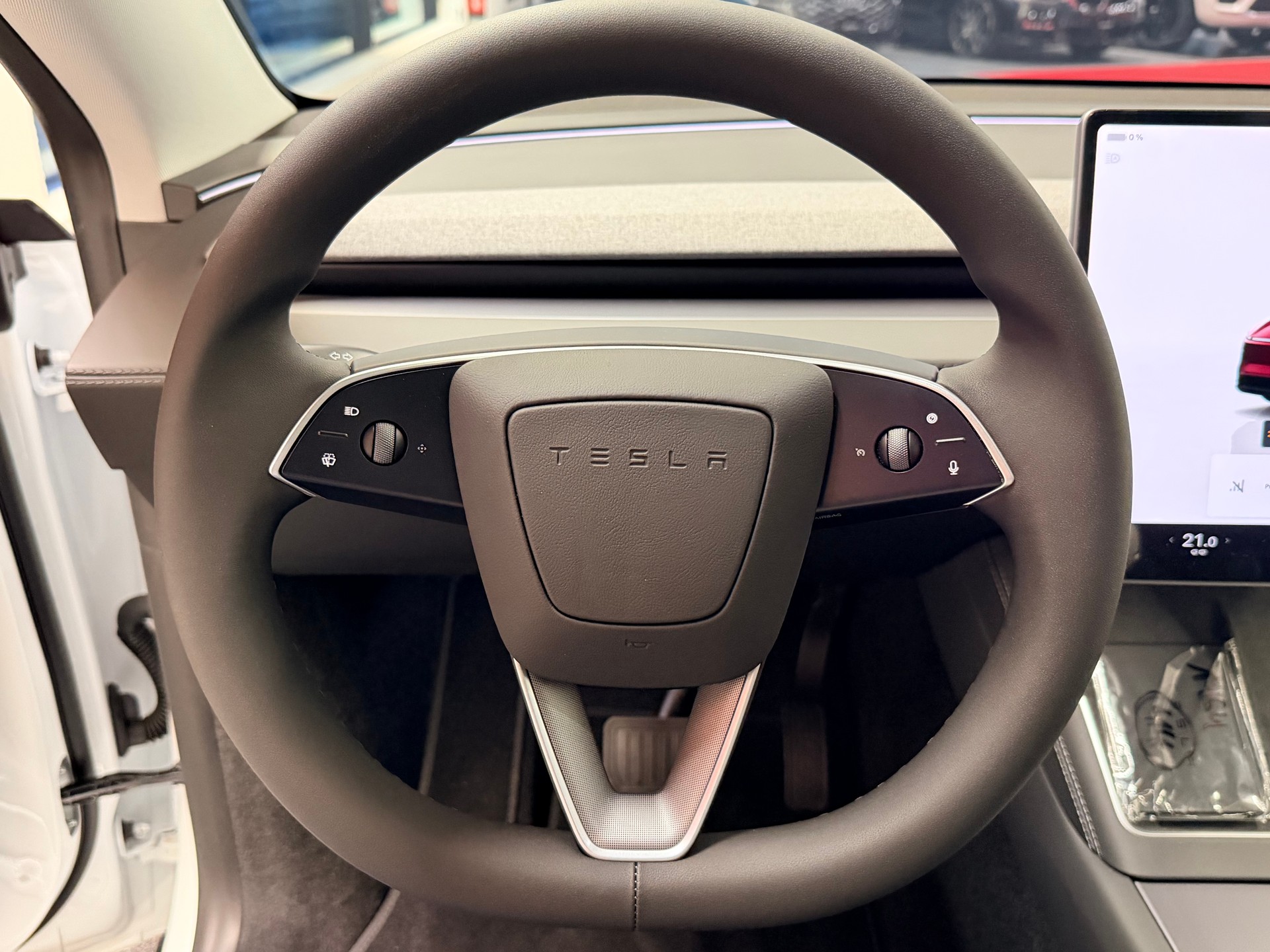 TESLA Model Y Long Range Premium AWD-image-20